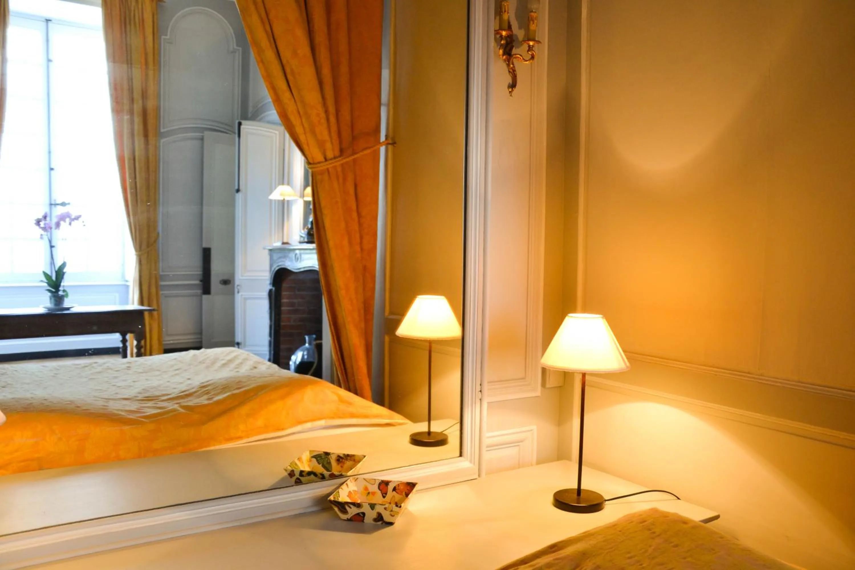 Bed in Chambres d'hôtes au Château de Gizeux