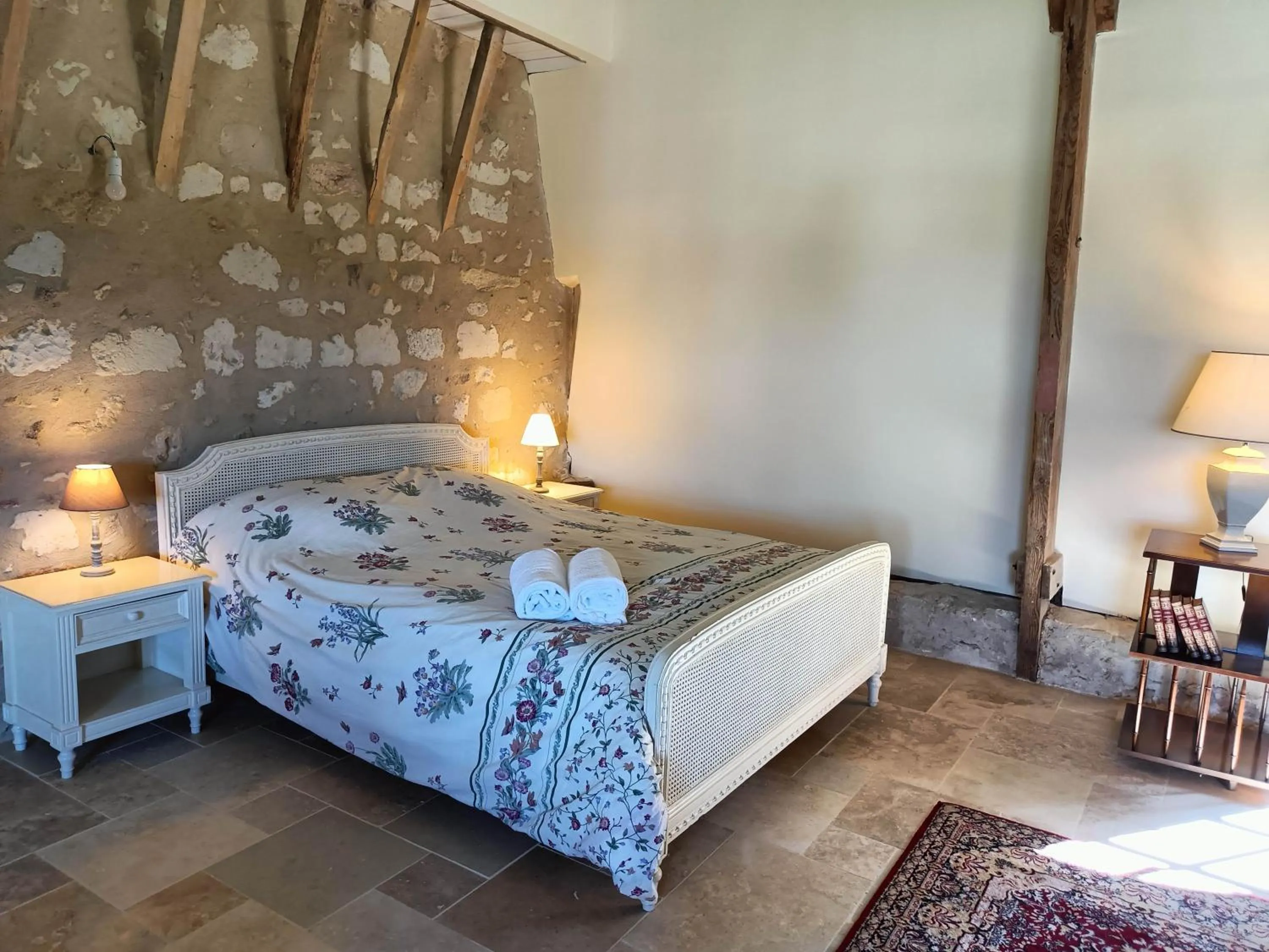 Bed in Chambres d'hôtes au Château de Gizeux