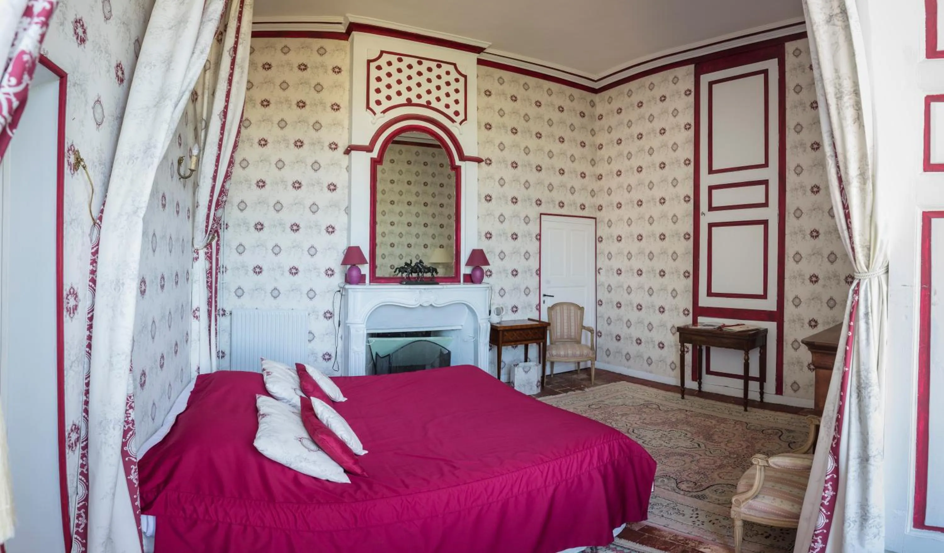 Bed in Chambres d'hôtes au Château de Gizeux