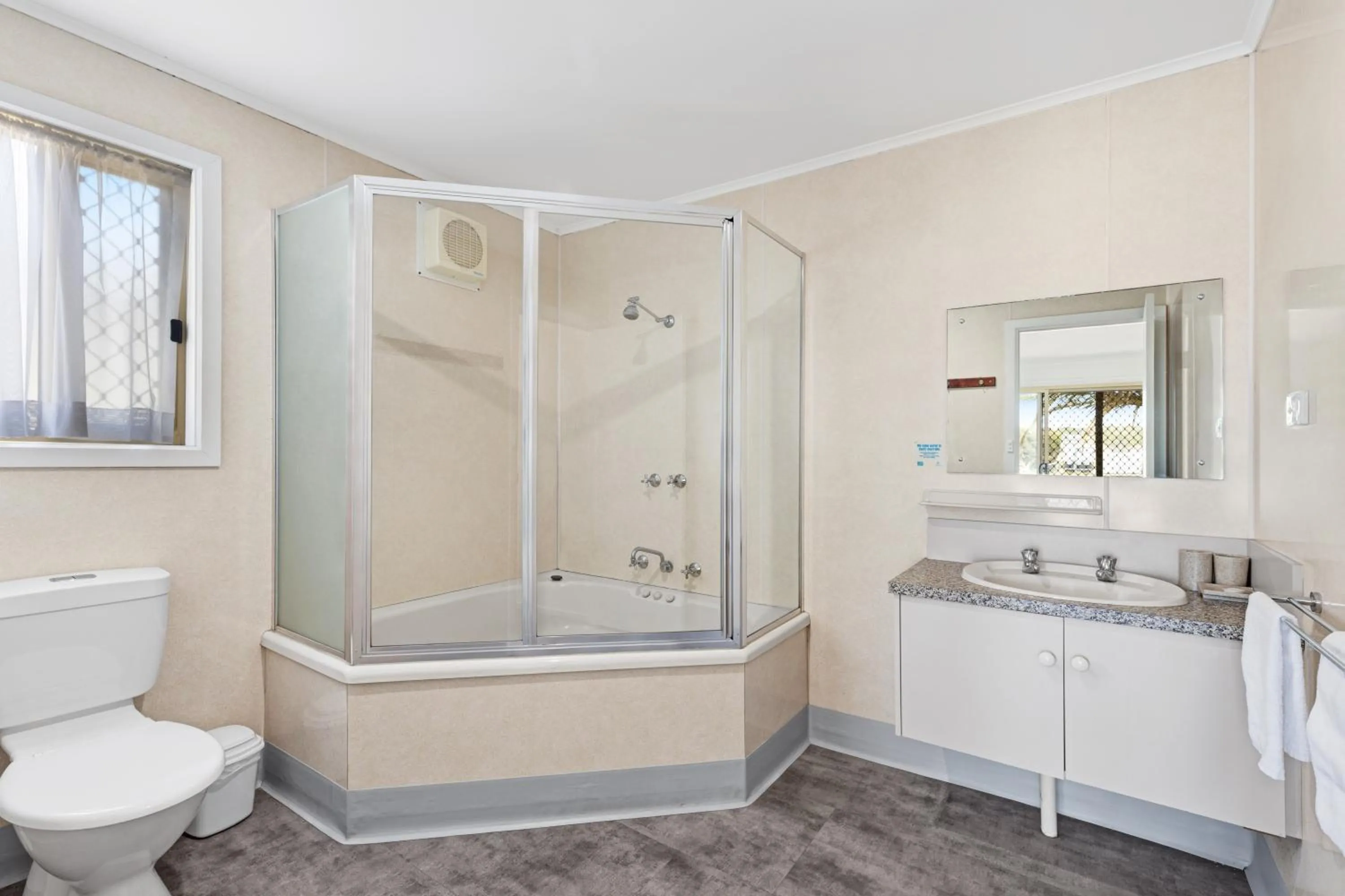 Hot Tub in Moana Beach Tourist Park