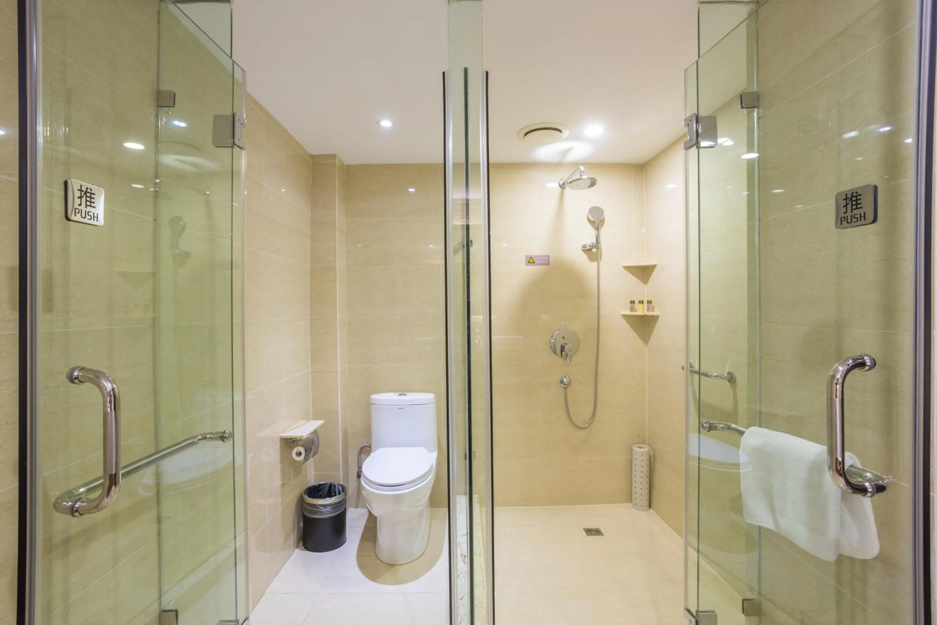 Decorative detail in Metropolo Jinjiang Xuzhou Railway Station Suning Plaza Chudu