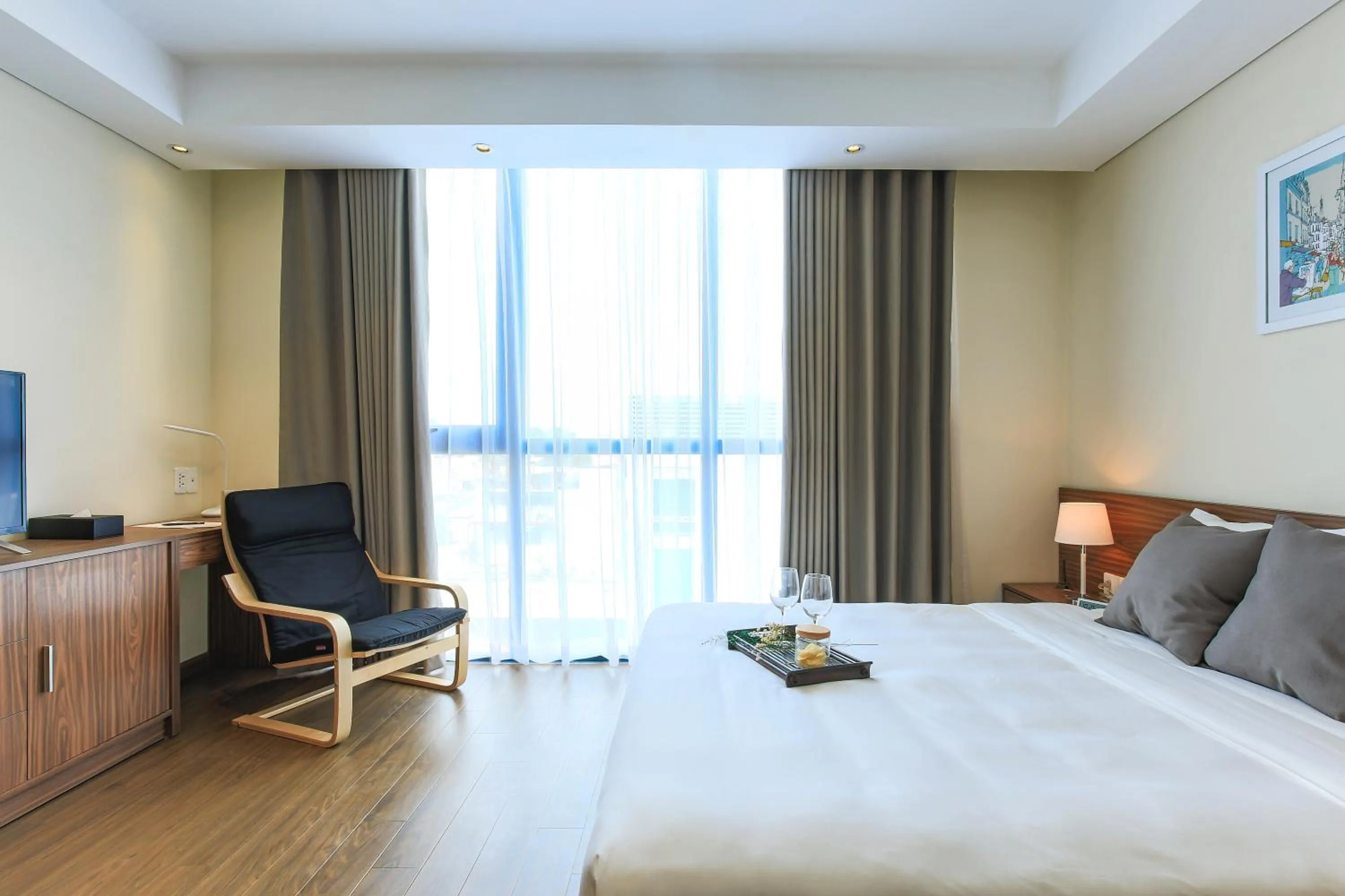 Photo of the whole room, Bed in Aurora Serviced Apartments