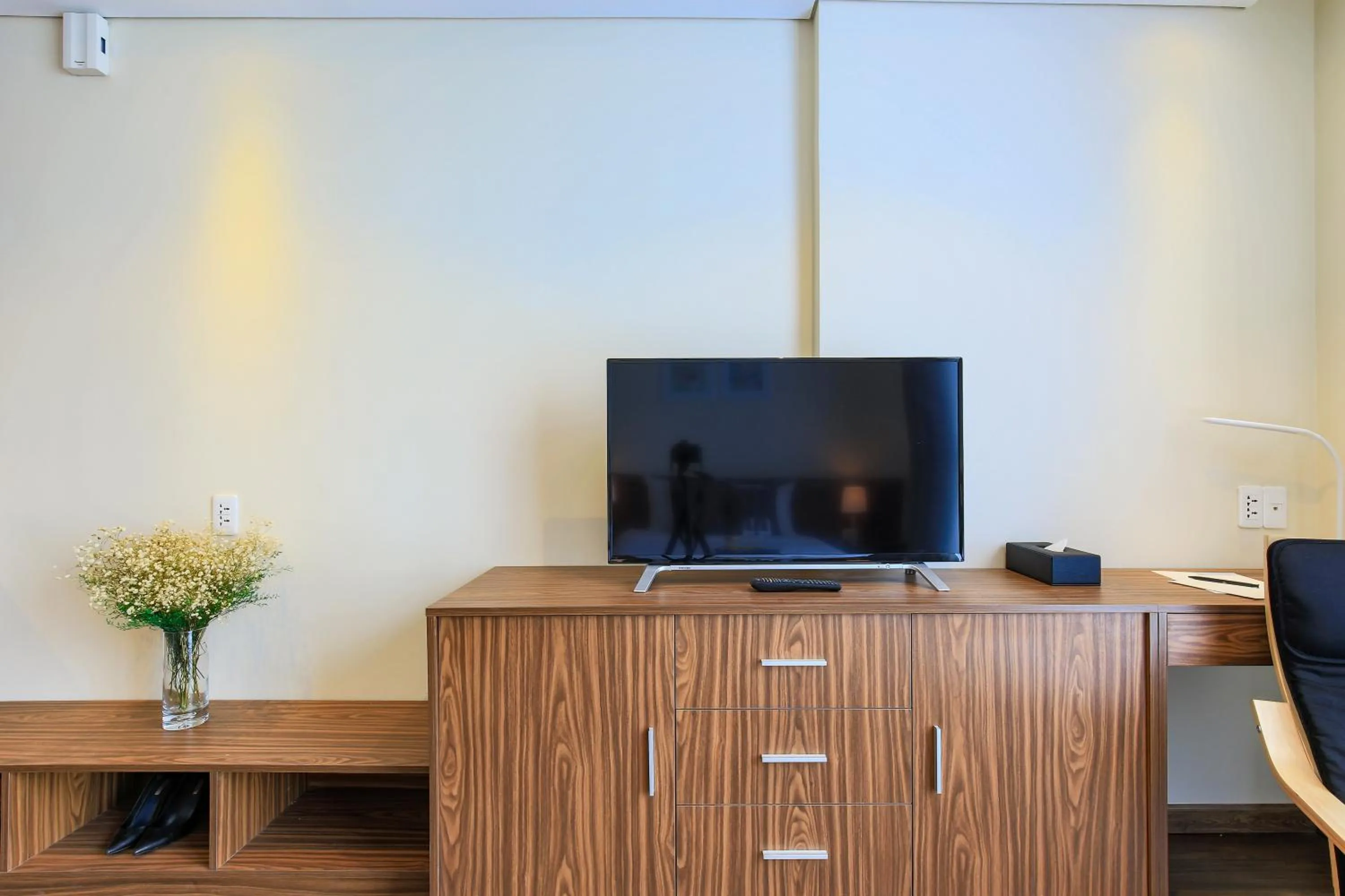 Communal lounge/ TV room in Aurora Serviced Apartments