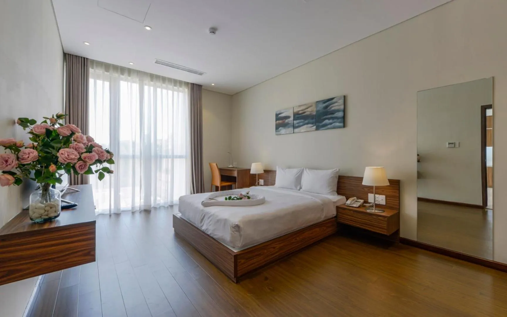 Photo of the whole room, Bed in Aurora Serviced Apartments