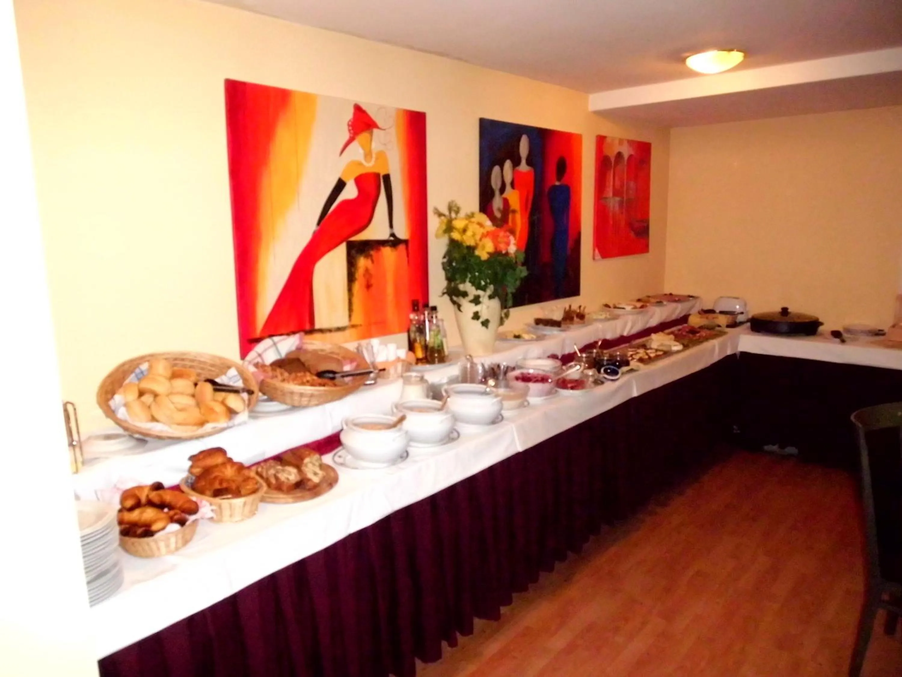 Food and drinks in HAHNE'S Hotel and Boarding