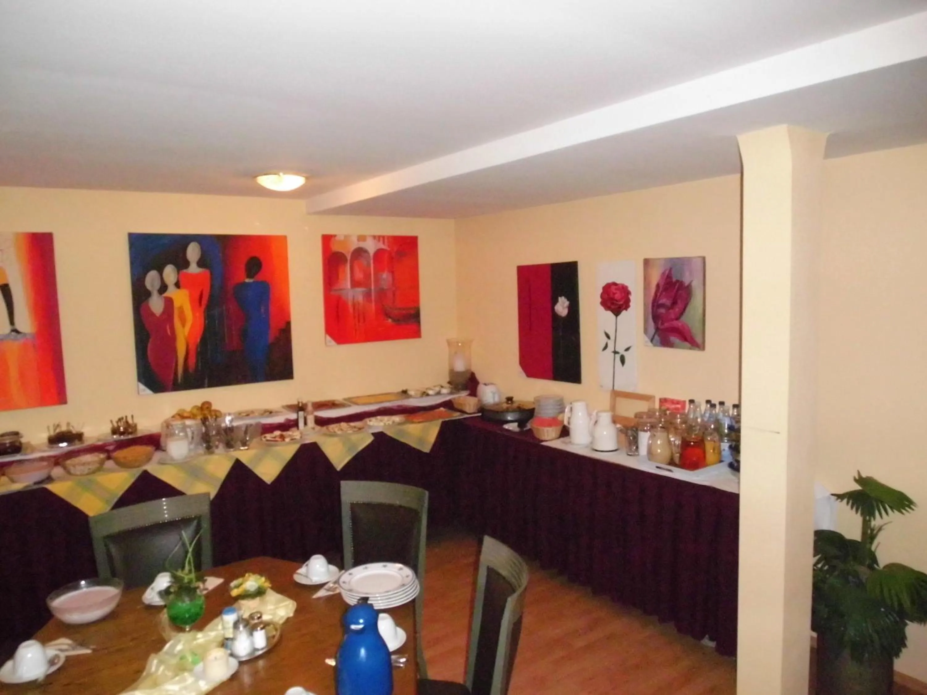 Food and drinks in HAHNE'S Hotel and Boarding