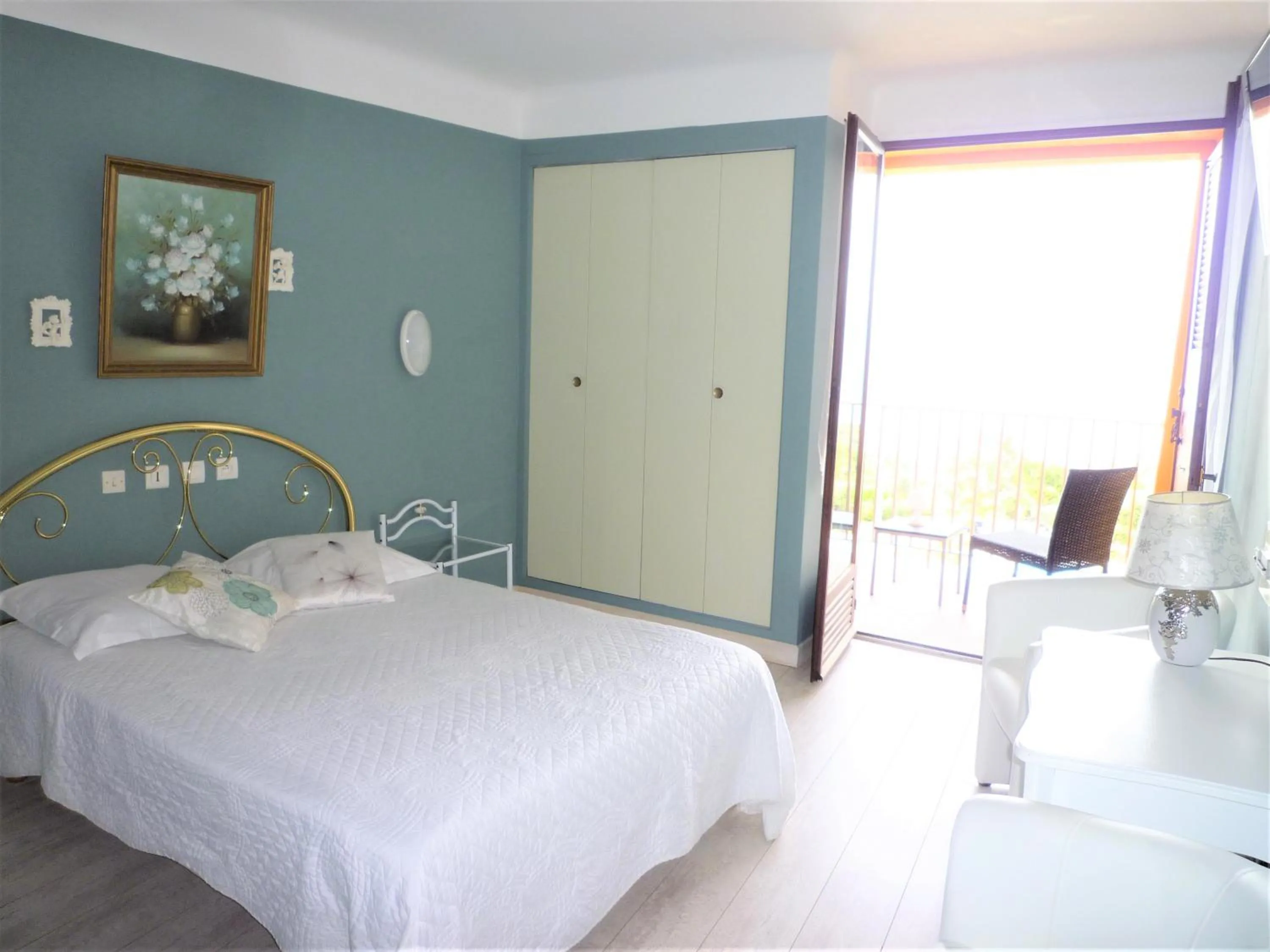 Photo of the whole room, Bed in Hotel Celine