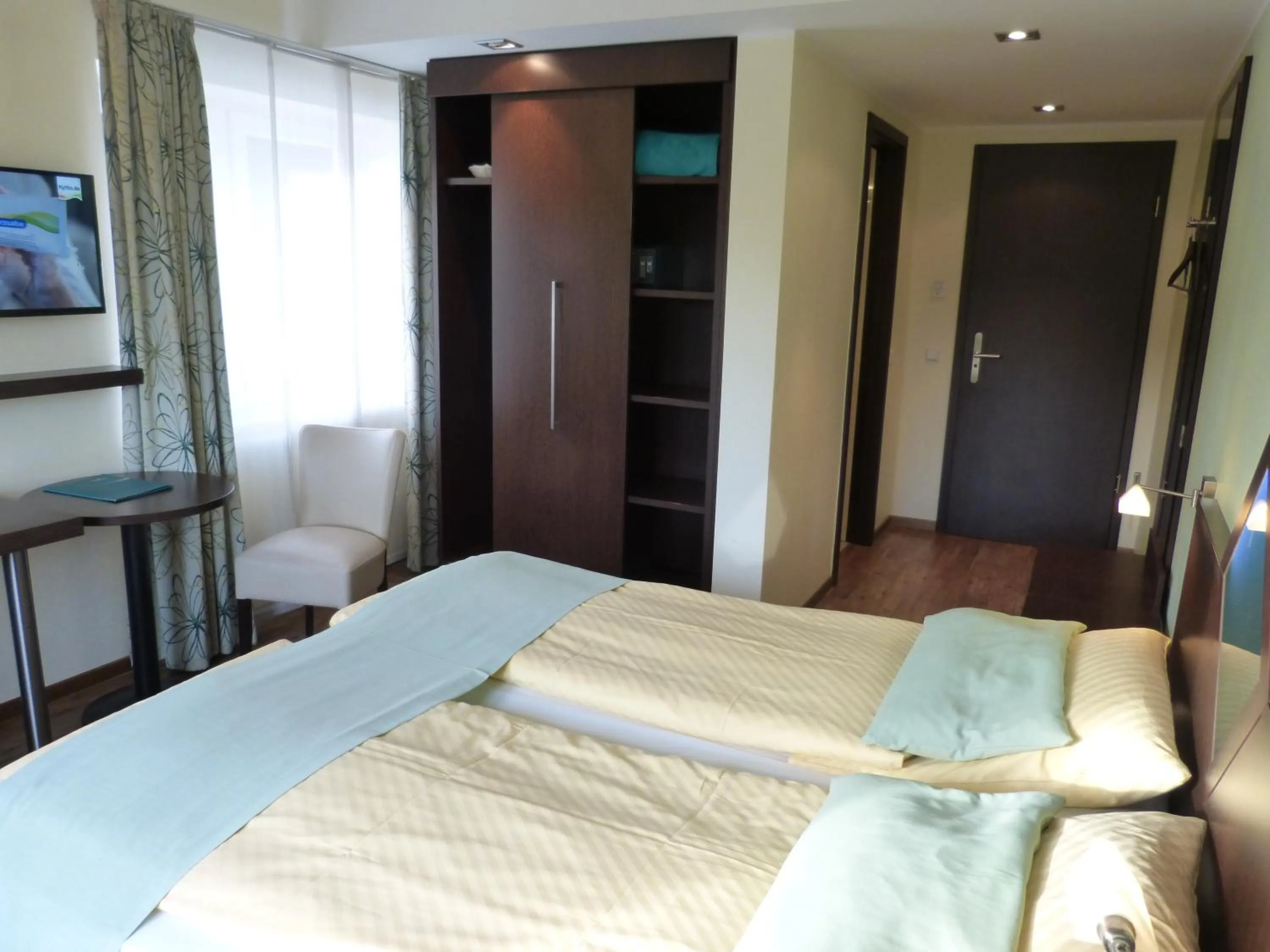 Photo of the whole room, Bed in Hotel Evering