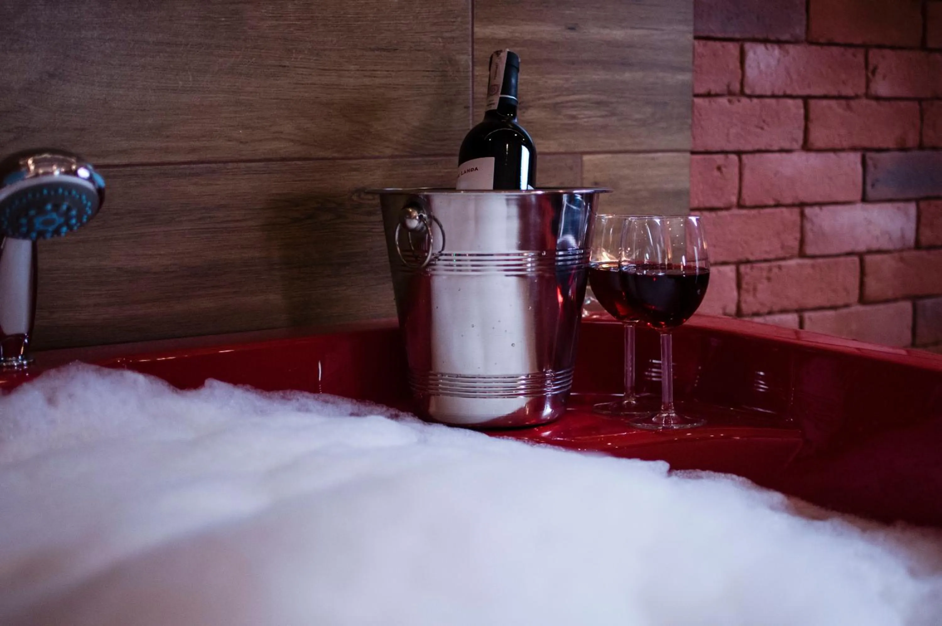 Activities in Jacuzzi Apartment Red