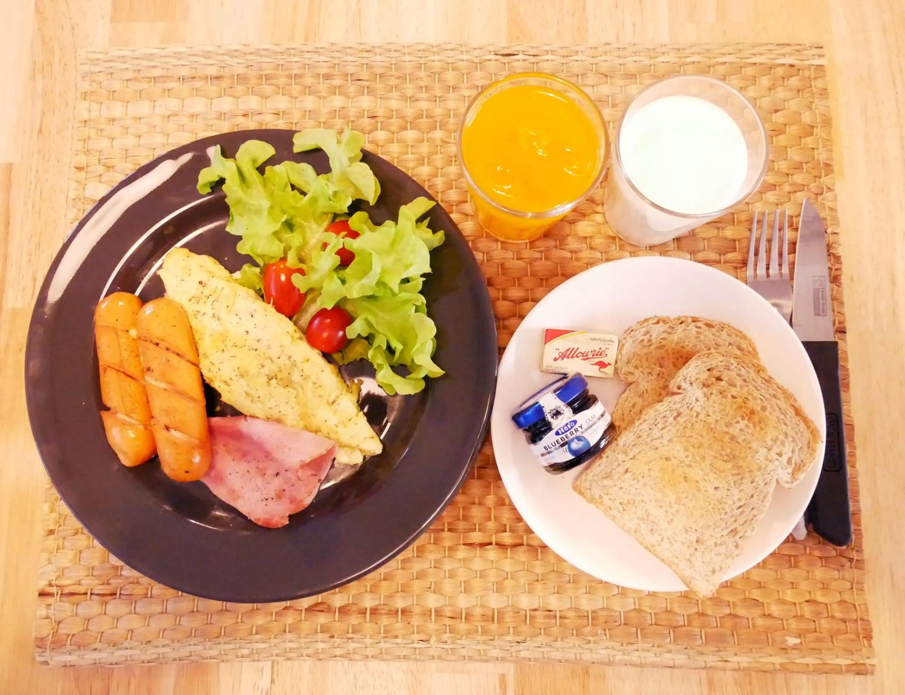 American breakfast in The Companion