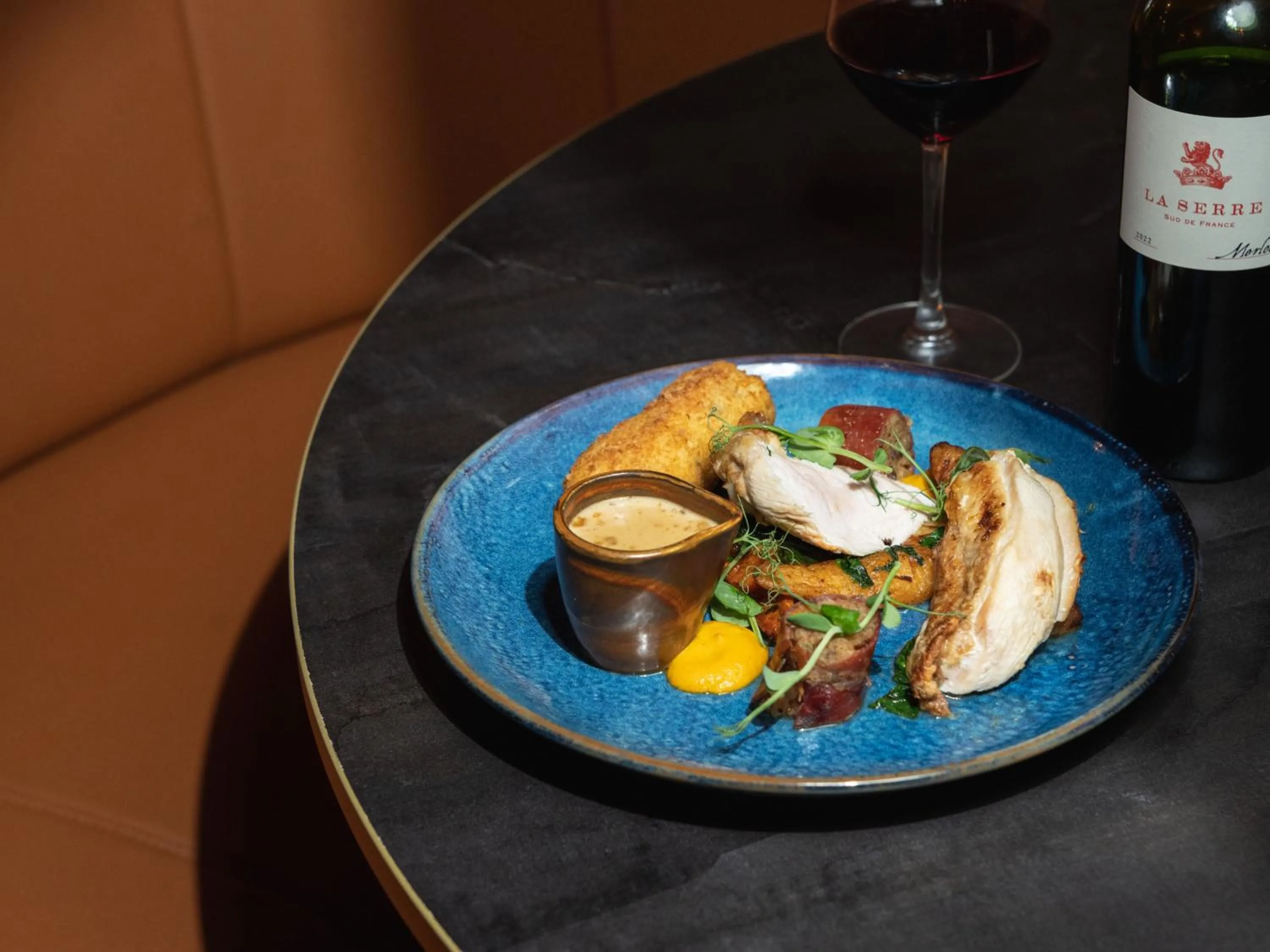 Restaurant/places to eat in Seagoe Hotel