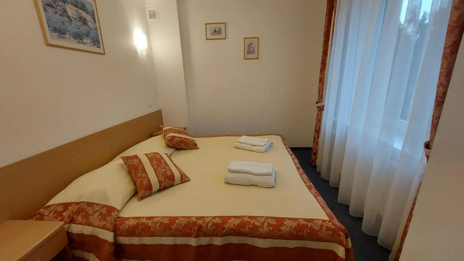 Bed in Lila Medical SPA