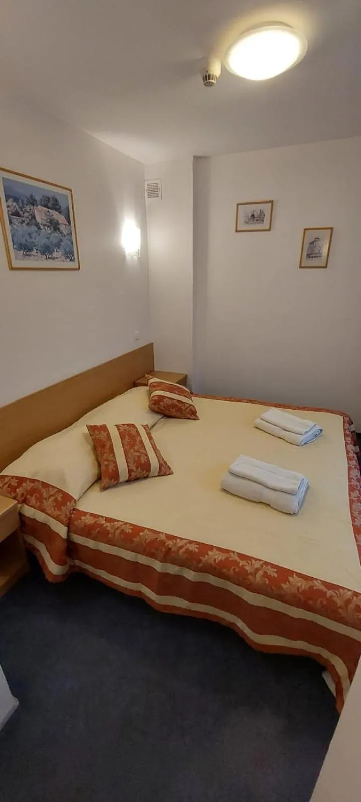 Bed in Lila Medical SPA