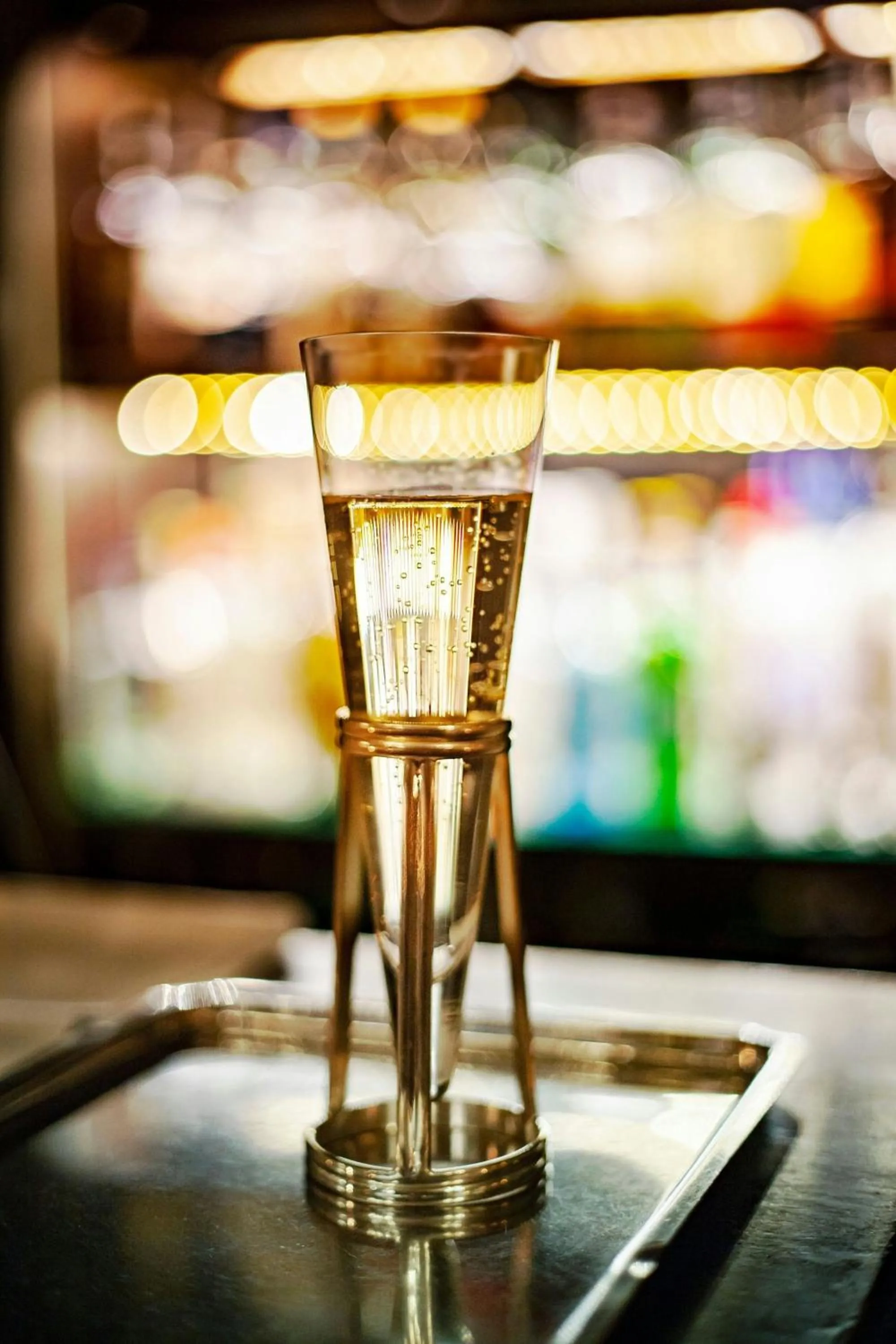 Lounge or bar in Le Dokhan's Paris Arc de Triomphe, a Tribute Portfolio Hotel