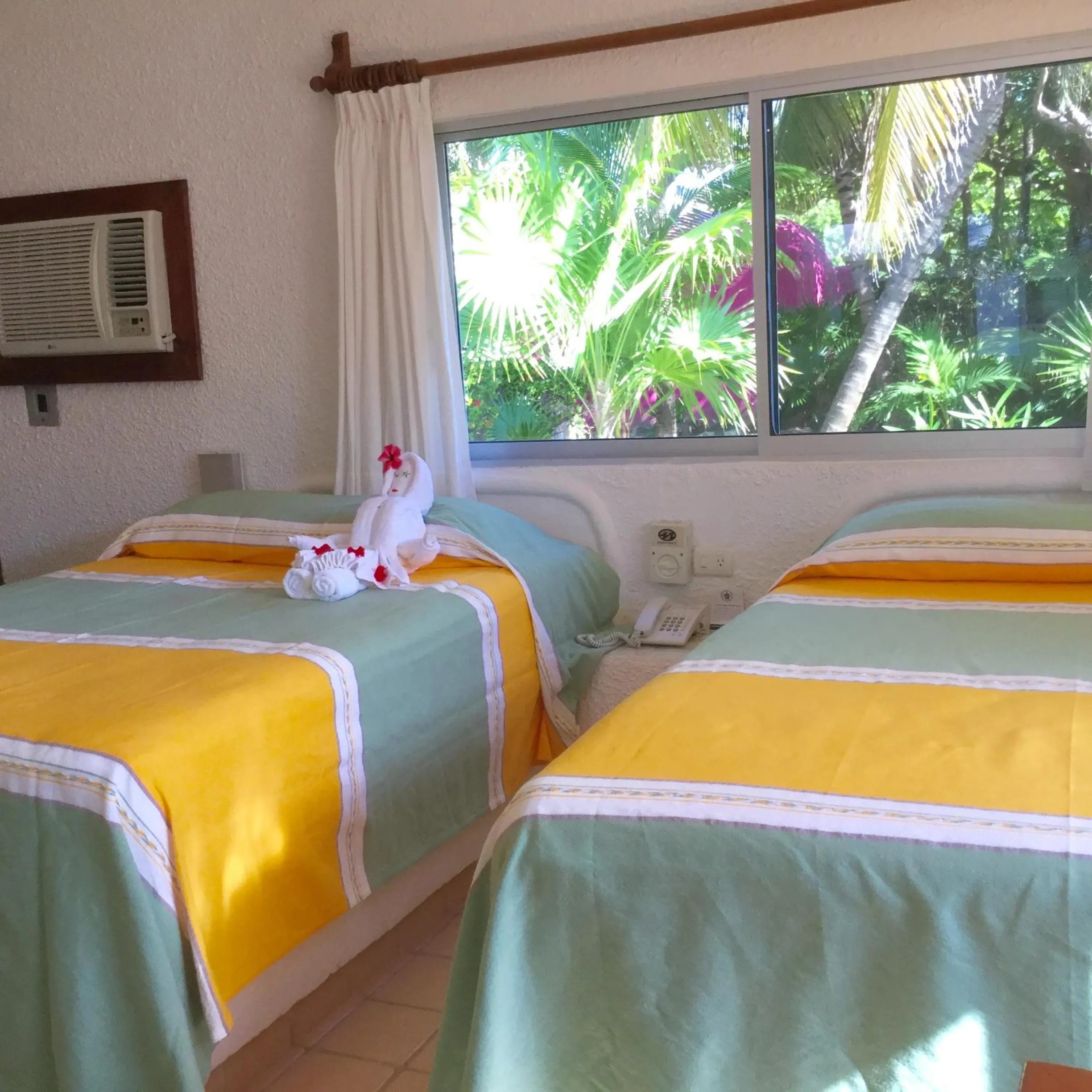 Bed in Hotel Club Akumal Caribe