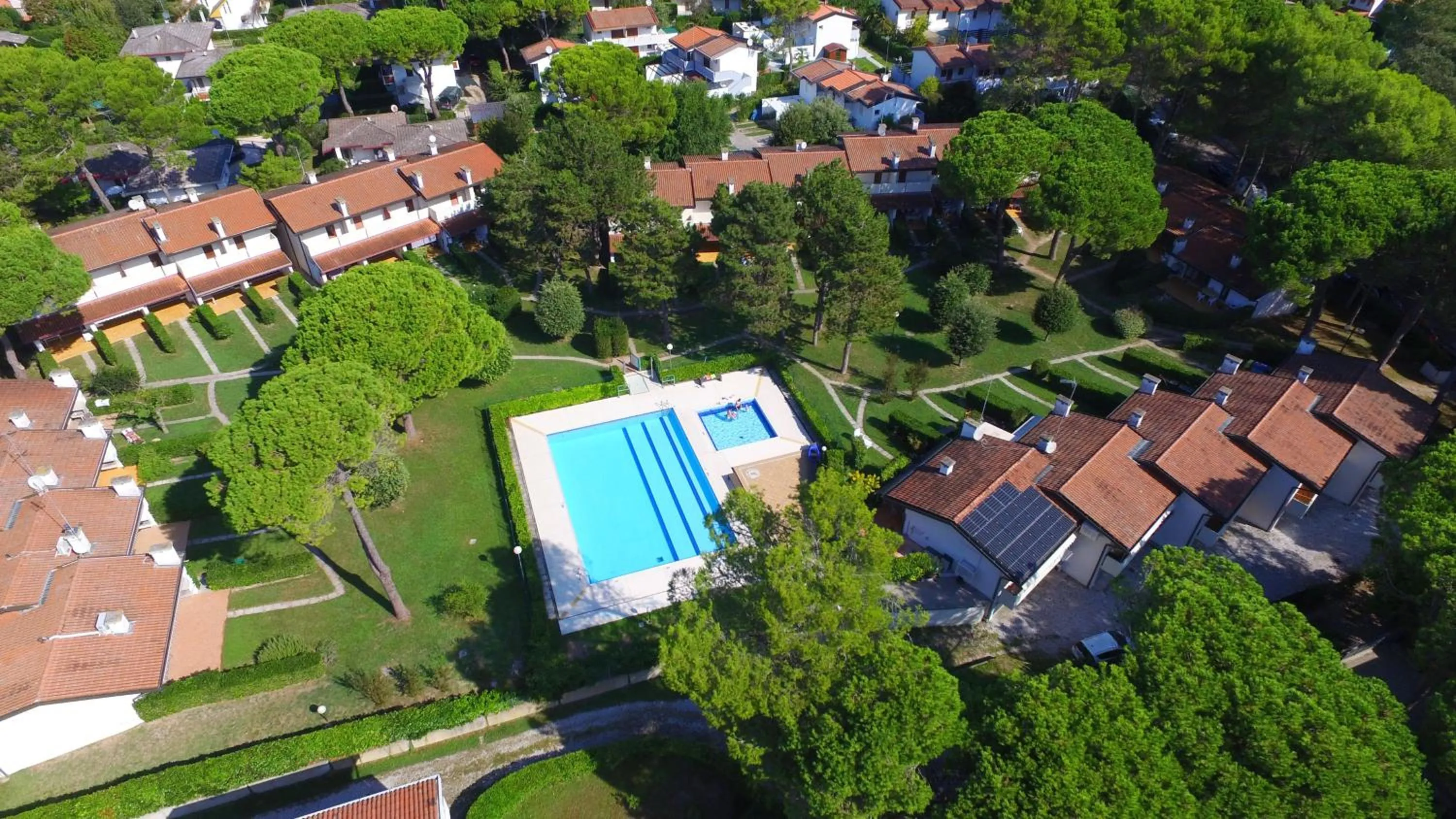Property building in Villaggio Club dei Pini