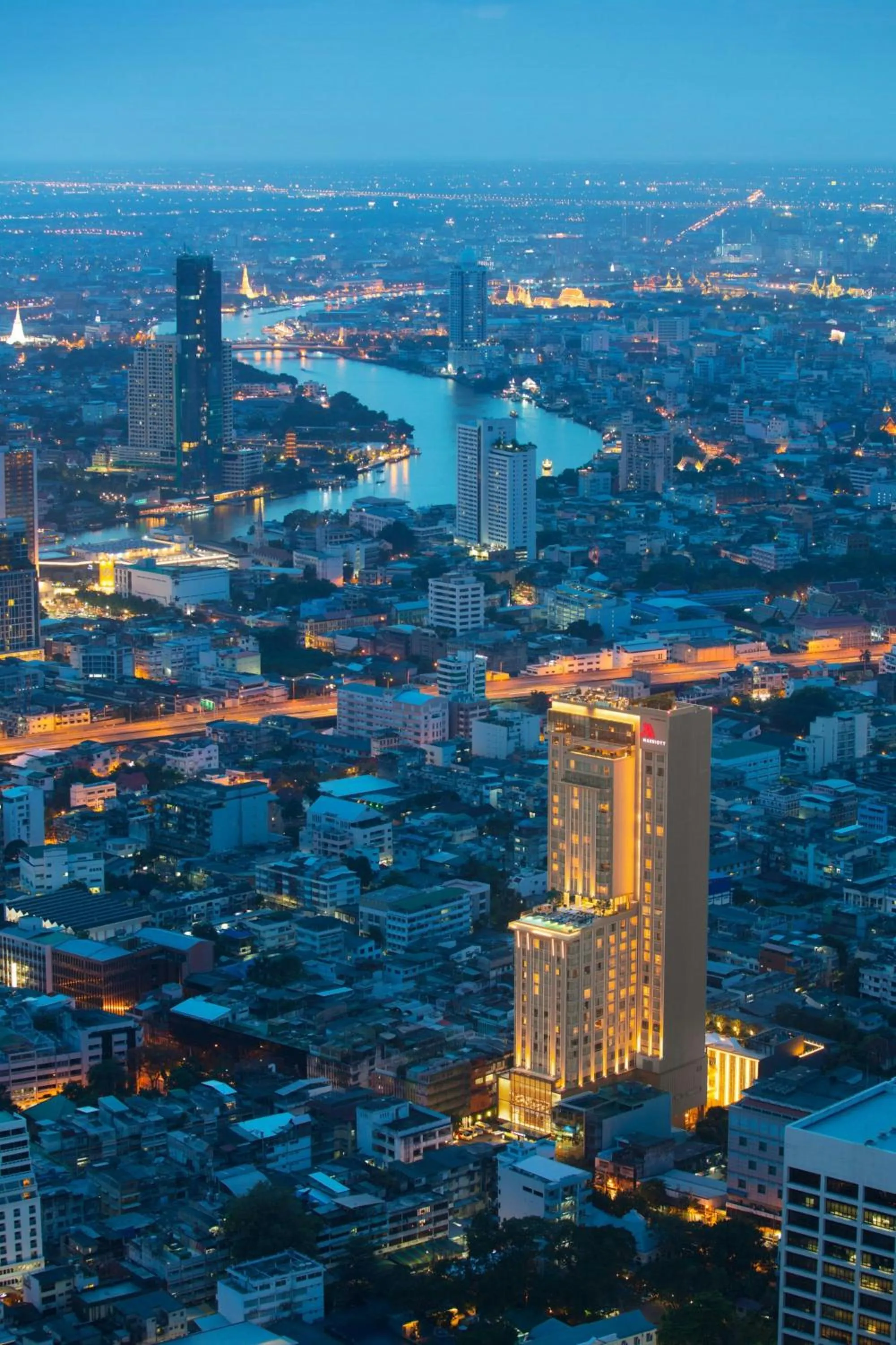 Property building in Bangkok Marriott Hotel The Surawongse