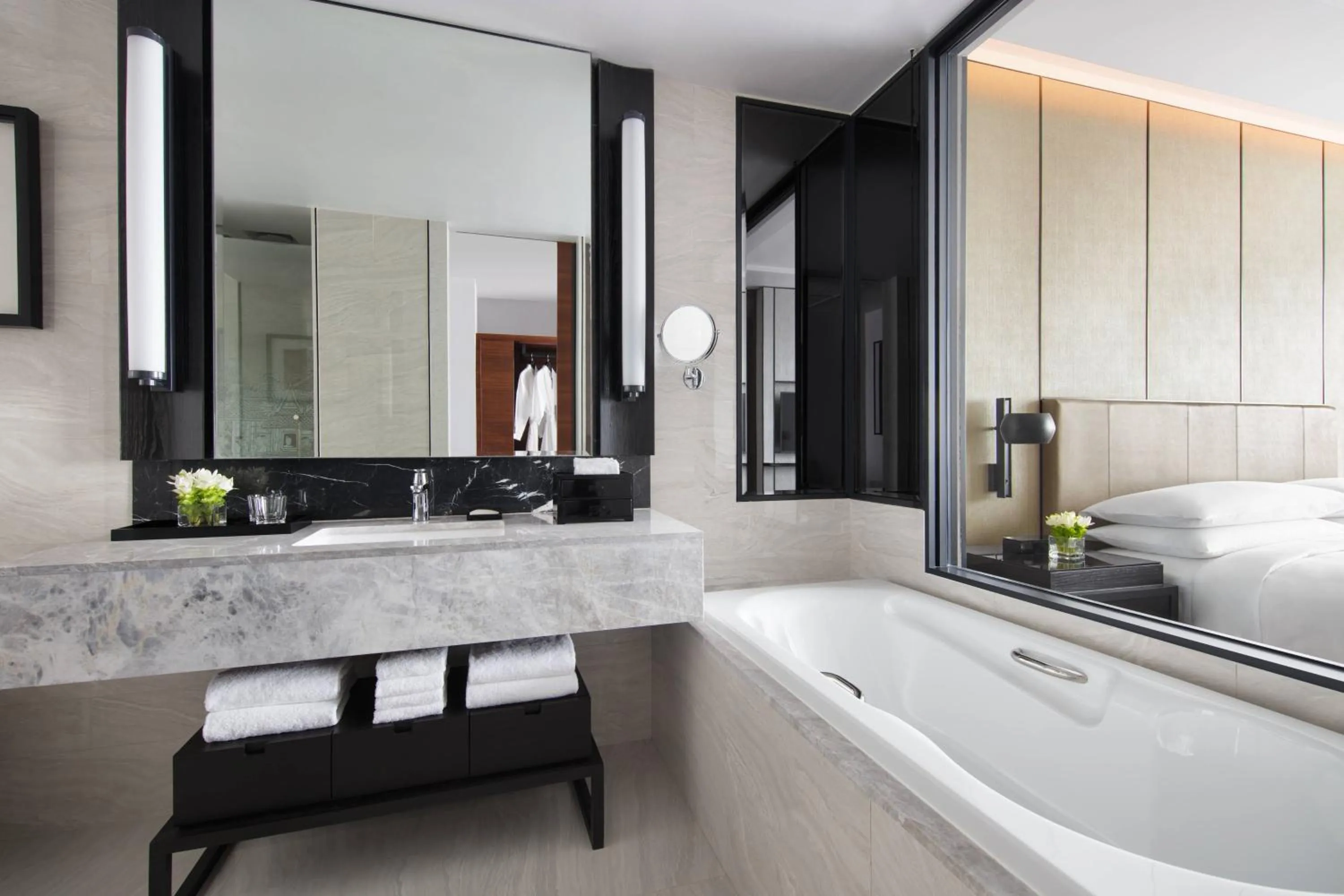 Bathroom in Bangkok Marriott Hotel The Surawongse