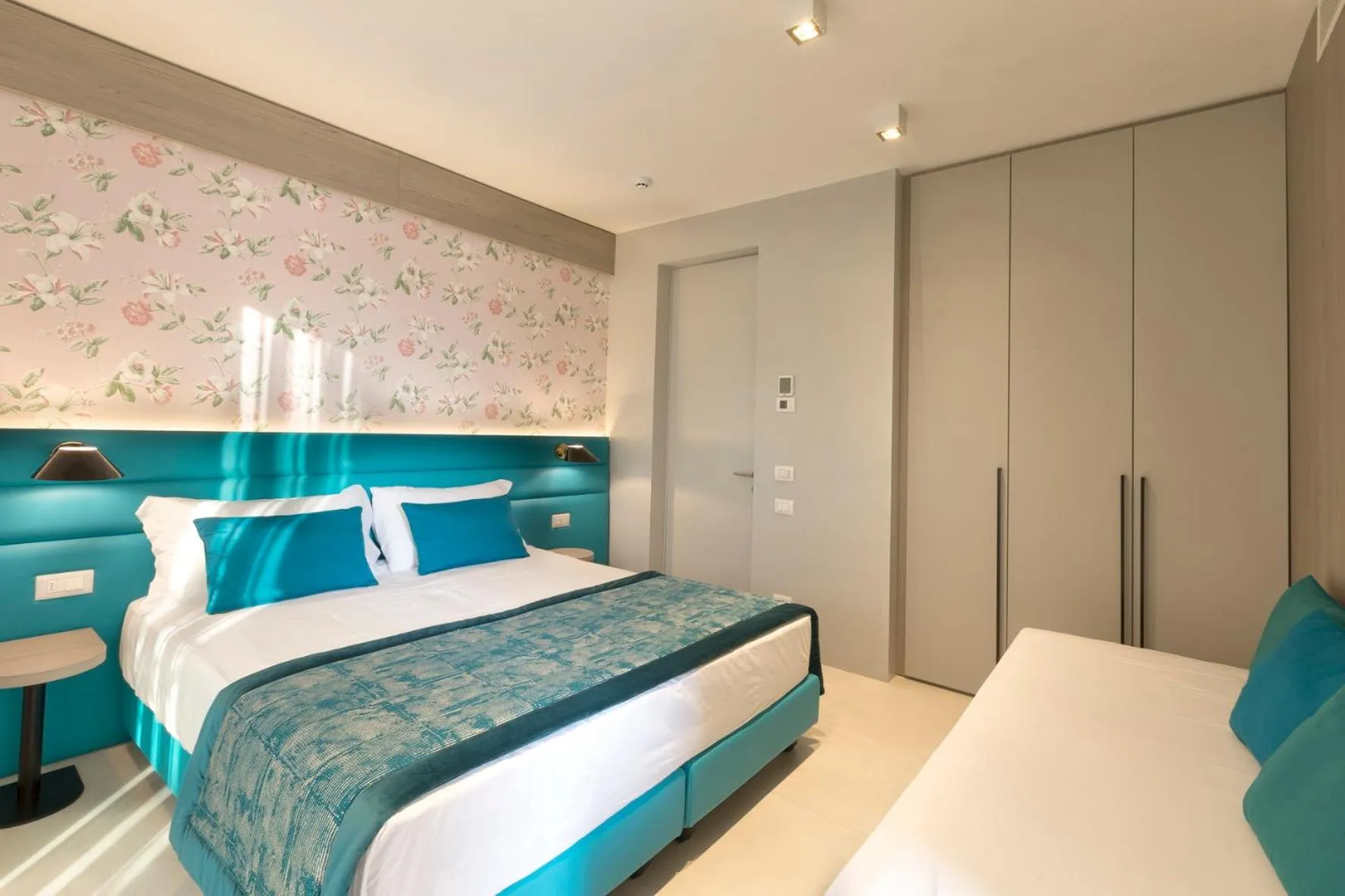 View (from property/room), Bed in Hotel Villa Hermosa