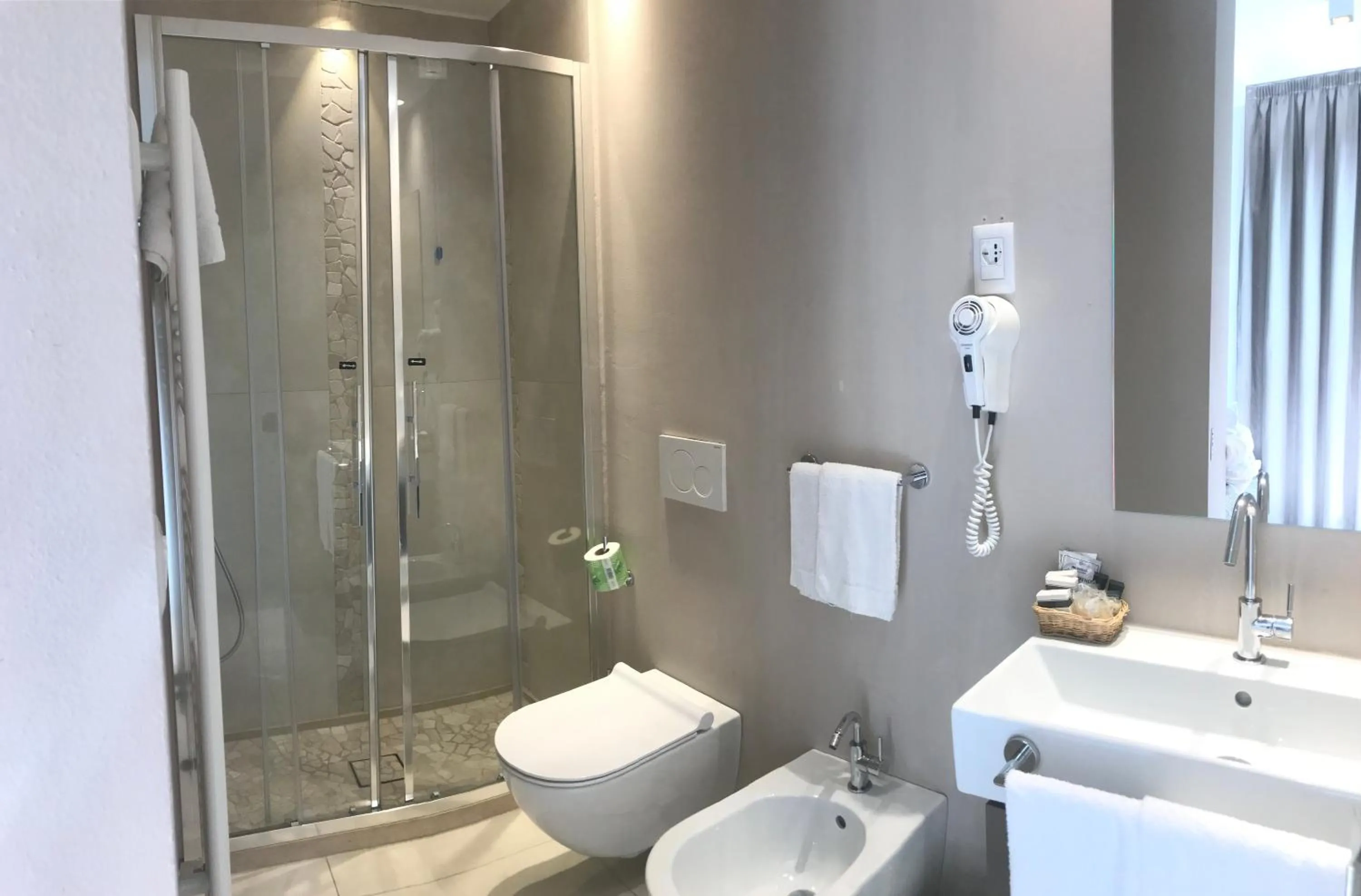 Bathroom in Hotel Villa Hermosa