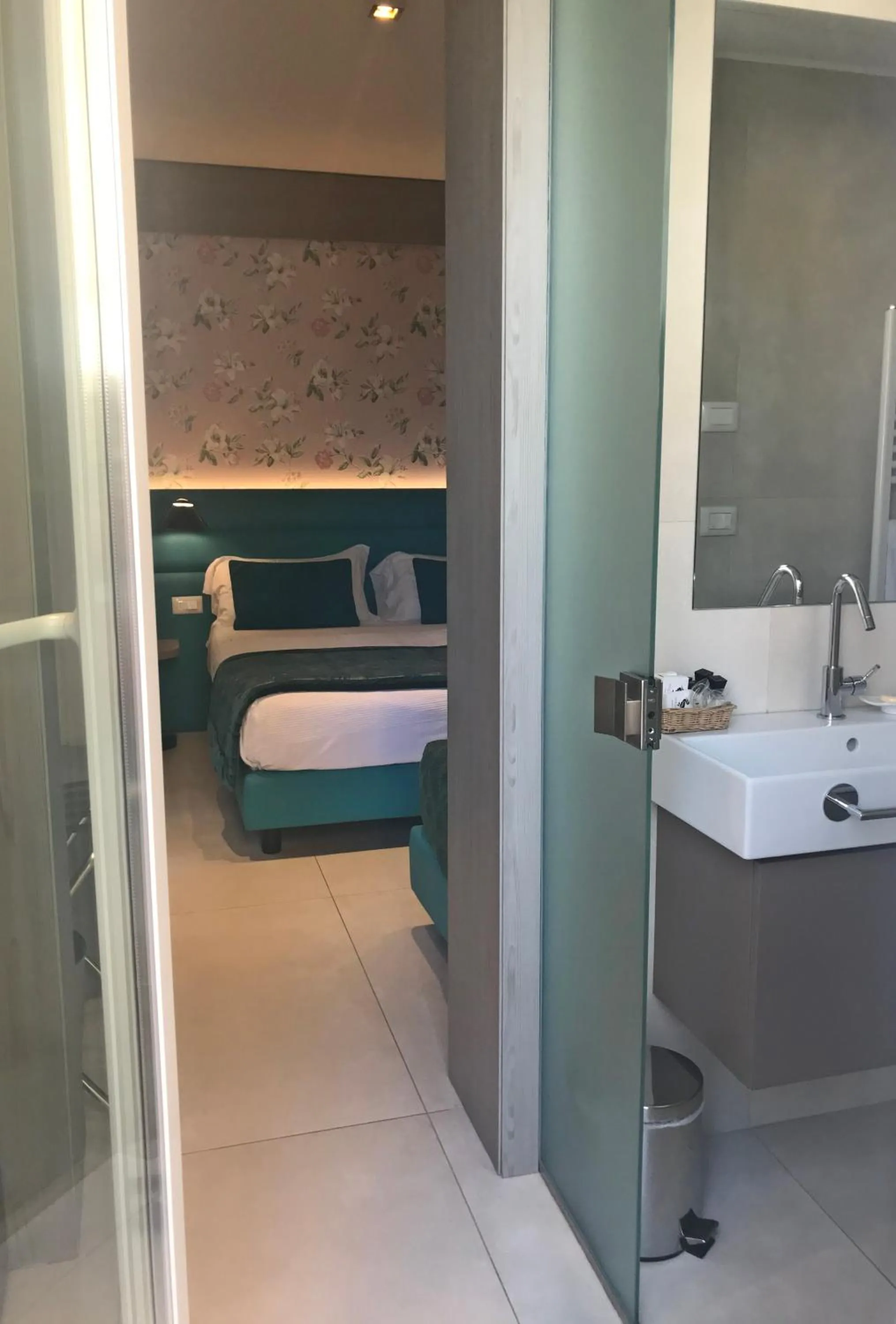 Photo of the whole room, Bed in Hotel Villa Hermosa