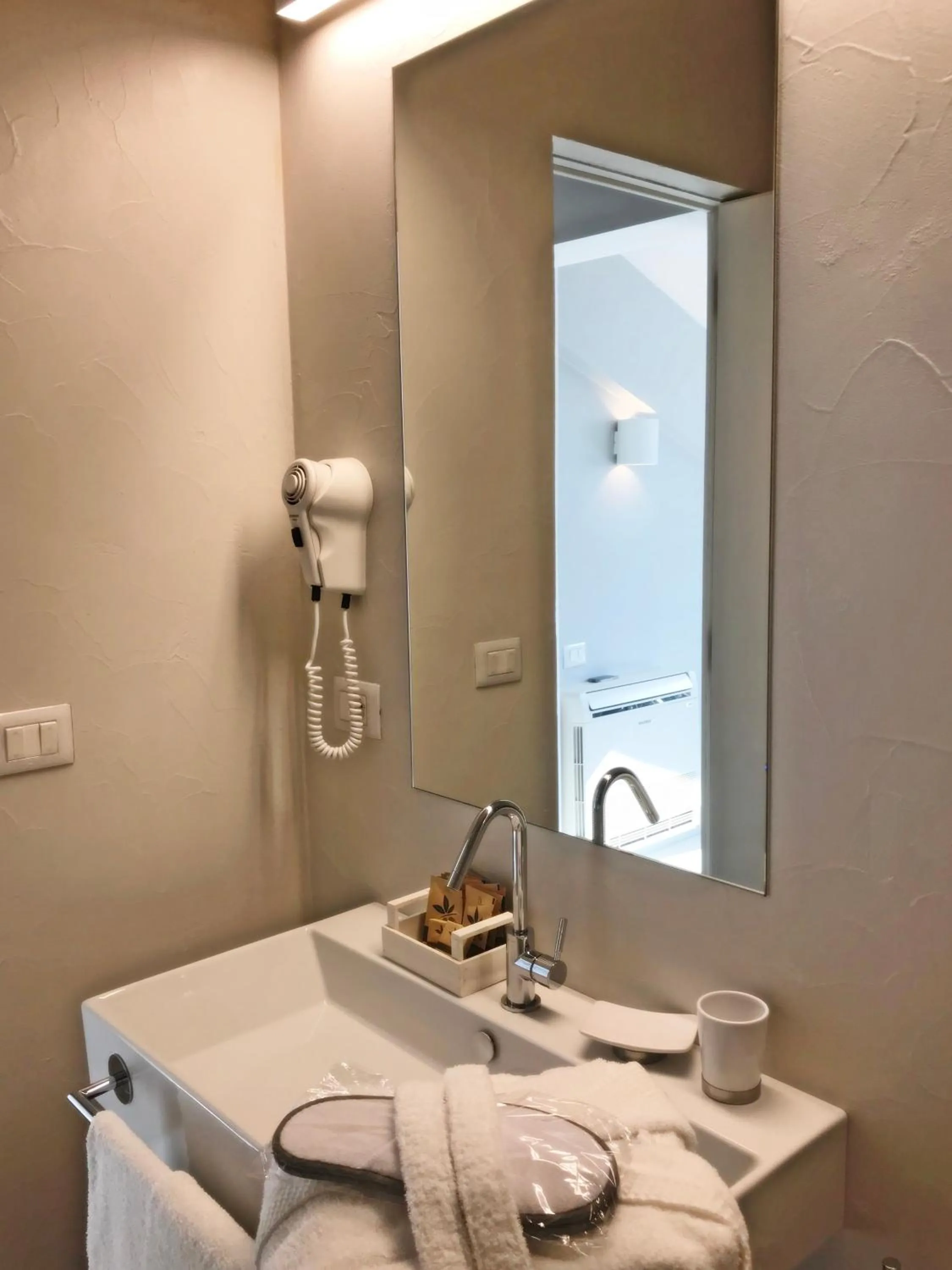 Bathroom in Hotel Villa Hermosa