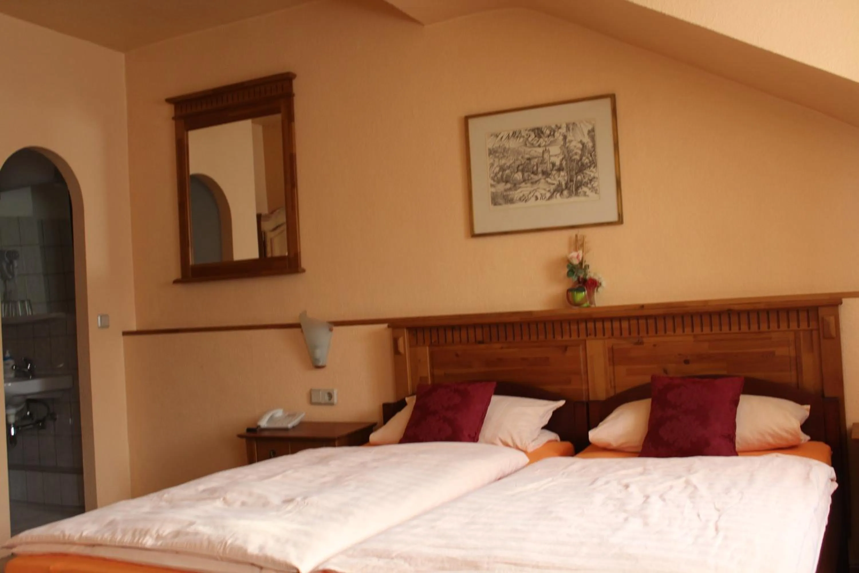 Photo of the whole room, Bed in Hotel Am Roonplatz