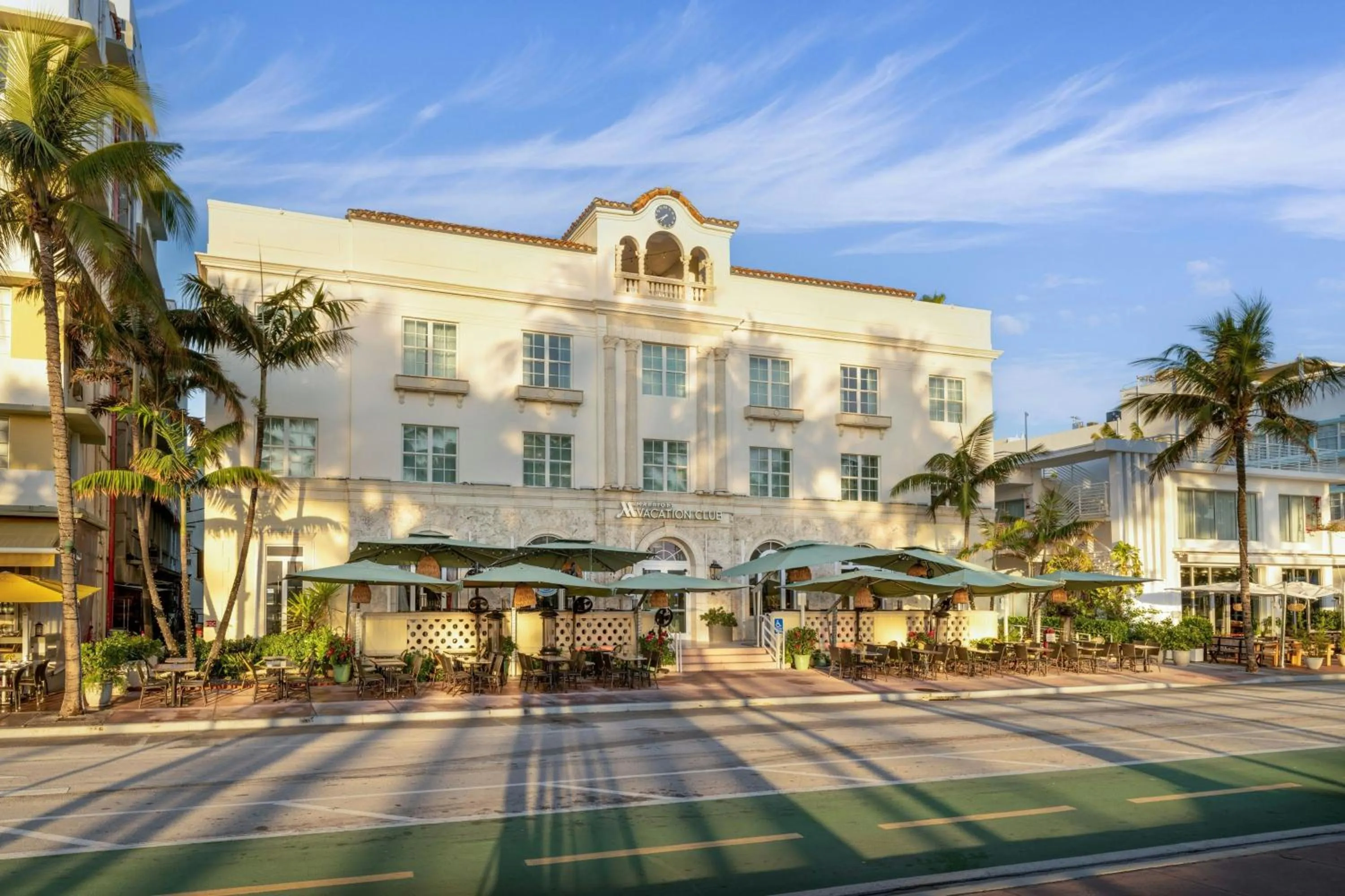 Property building in Marriott Vacation Club, South Beach
