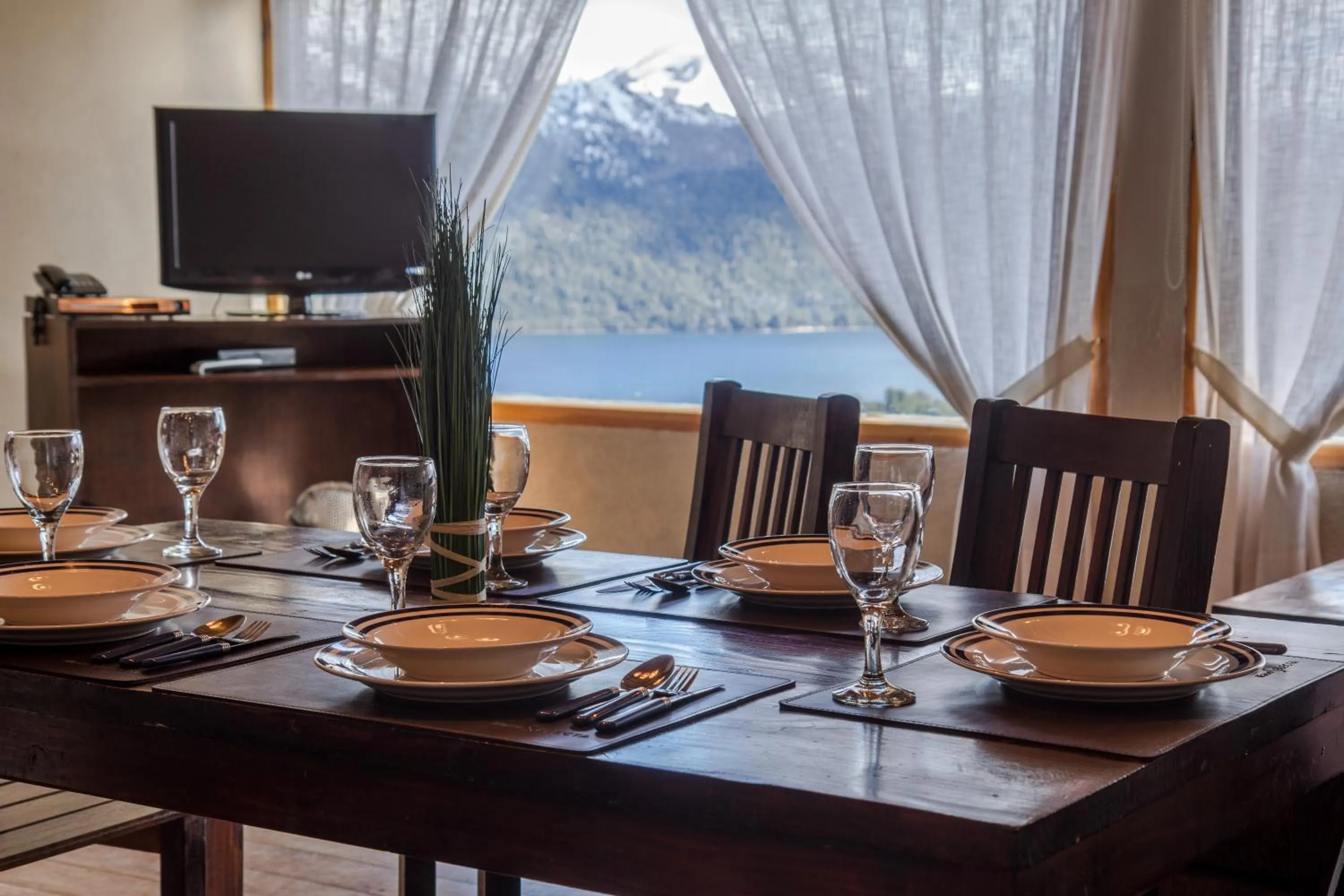 Dining area in Estancia Del Carmen Mountain Resort