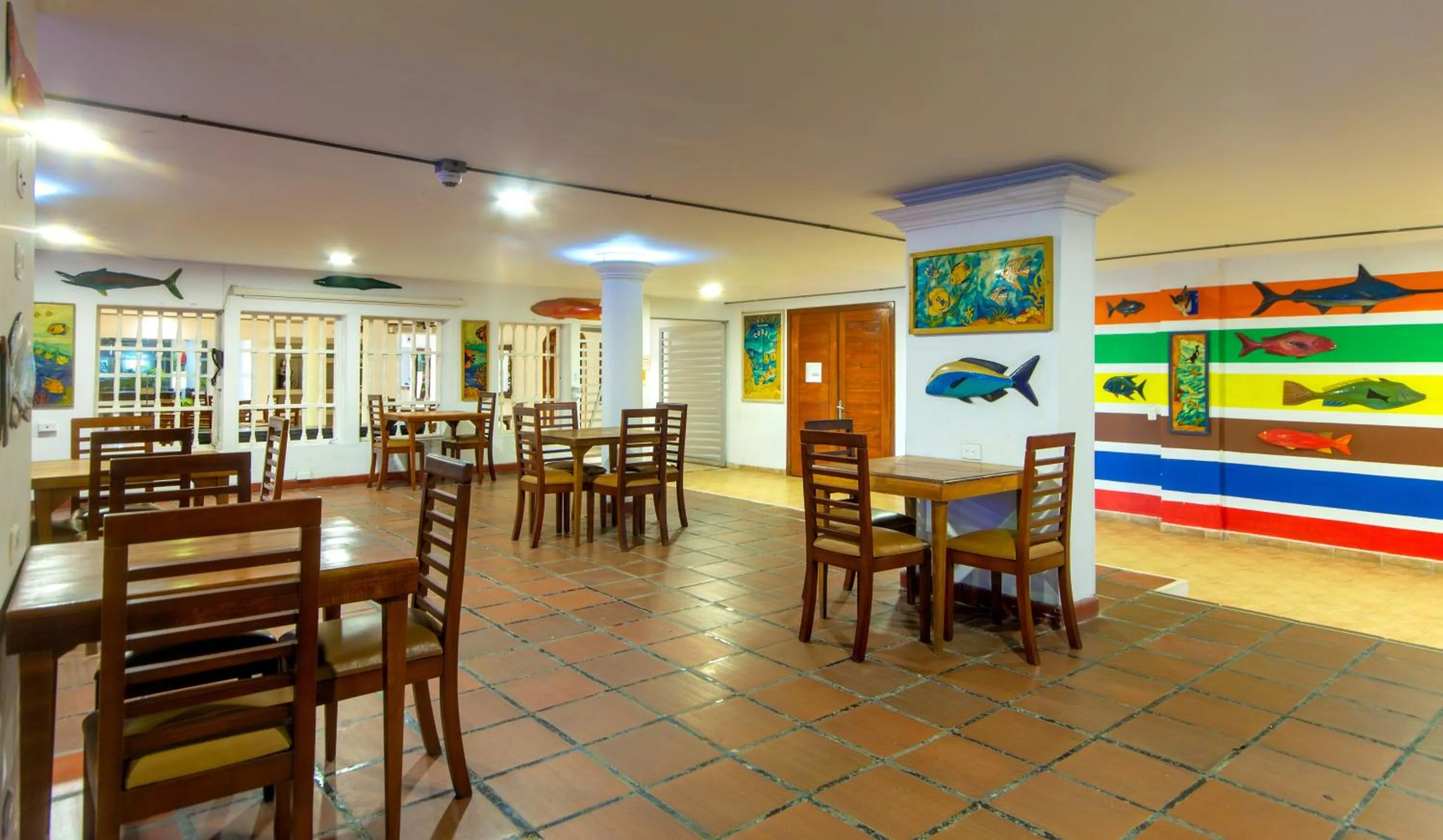 Restaurant/places to eat in Hotel Playa Club