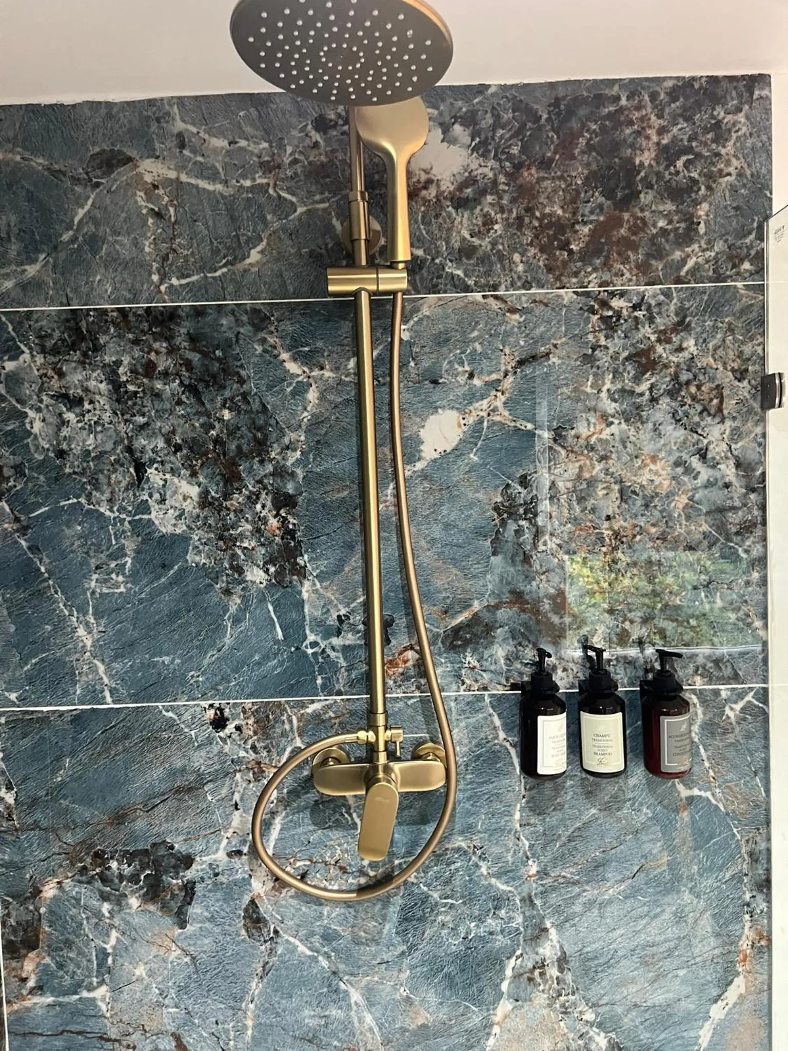 Shower in Hotel Playa Club