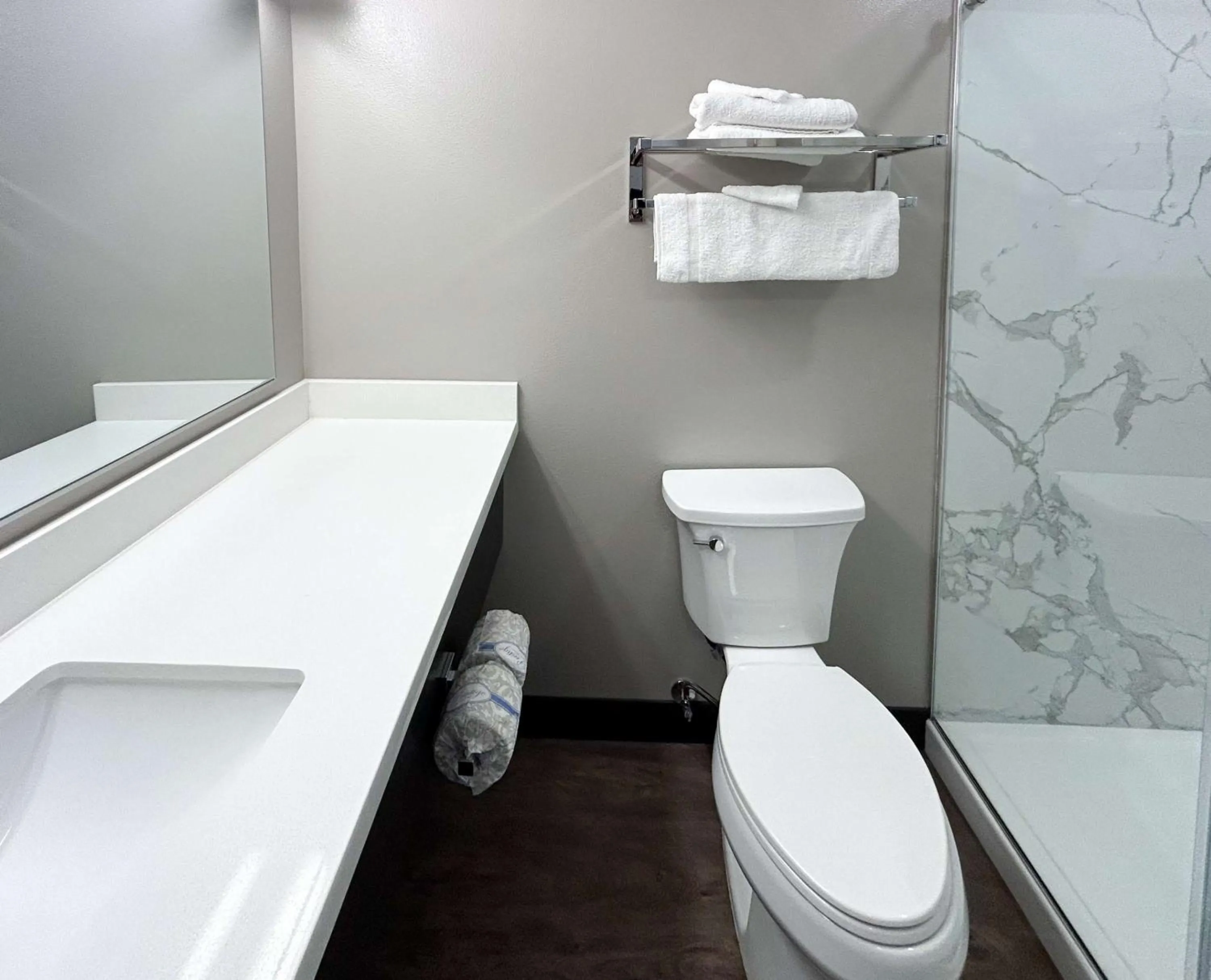 Bathroom in Studio 6 Corona, CA West