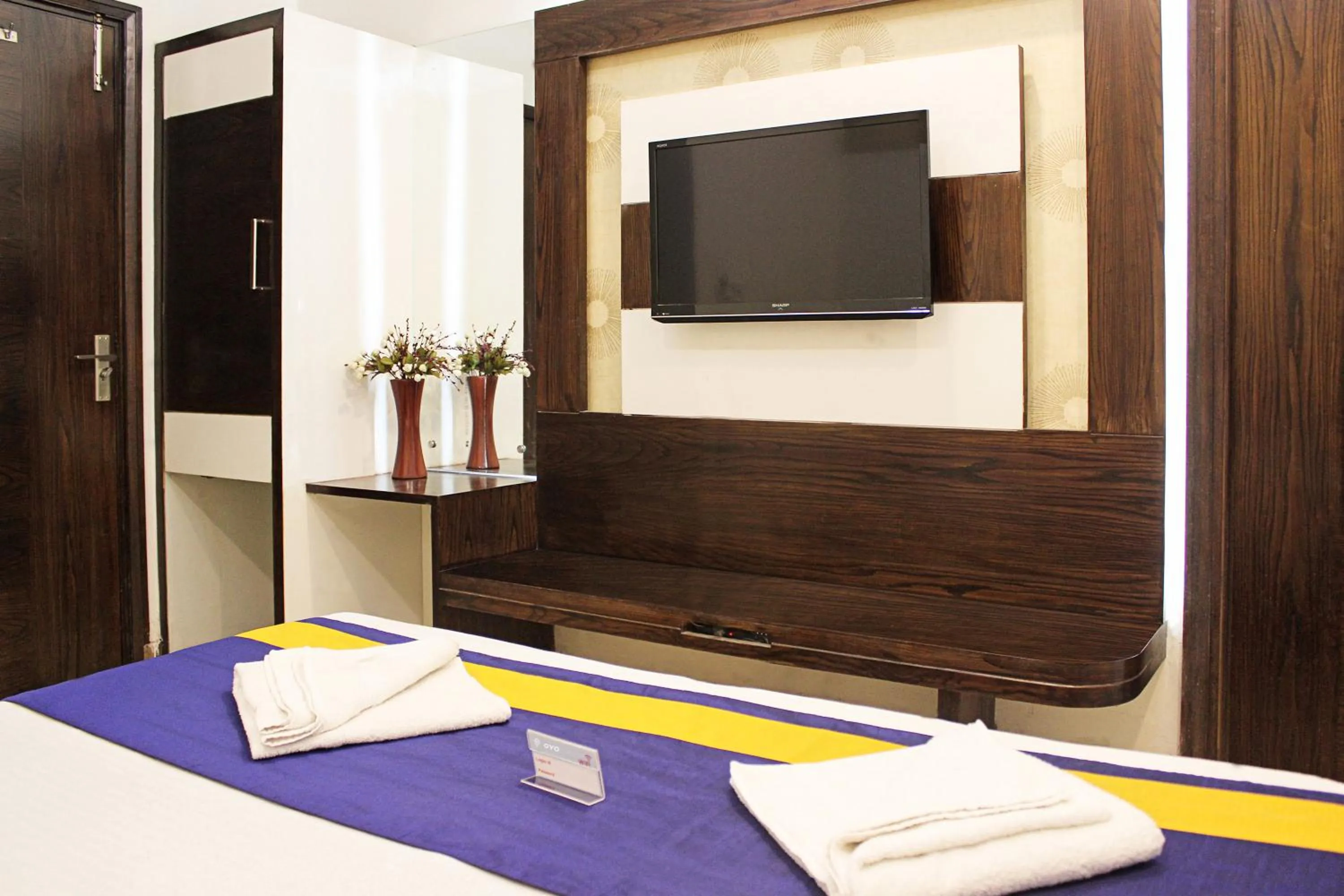TV and multimedia, Bed in Hotel Golden Wings