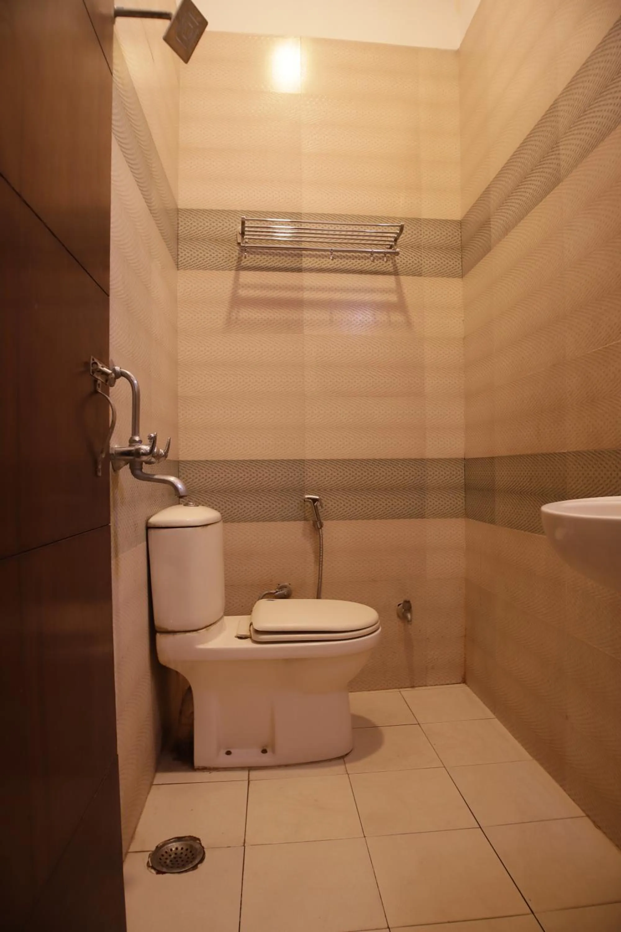 Bathroom in Hotel Golden Wings