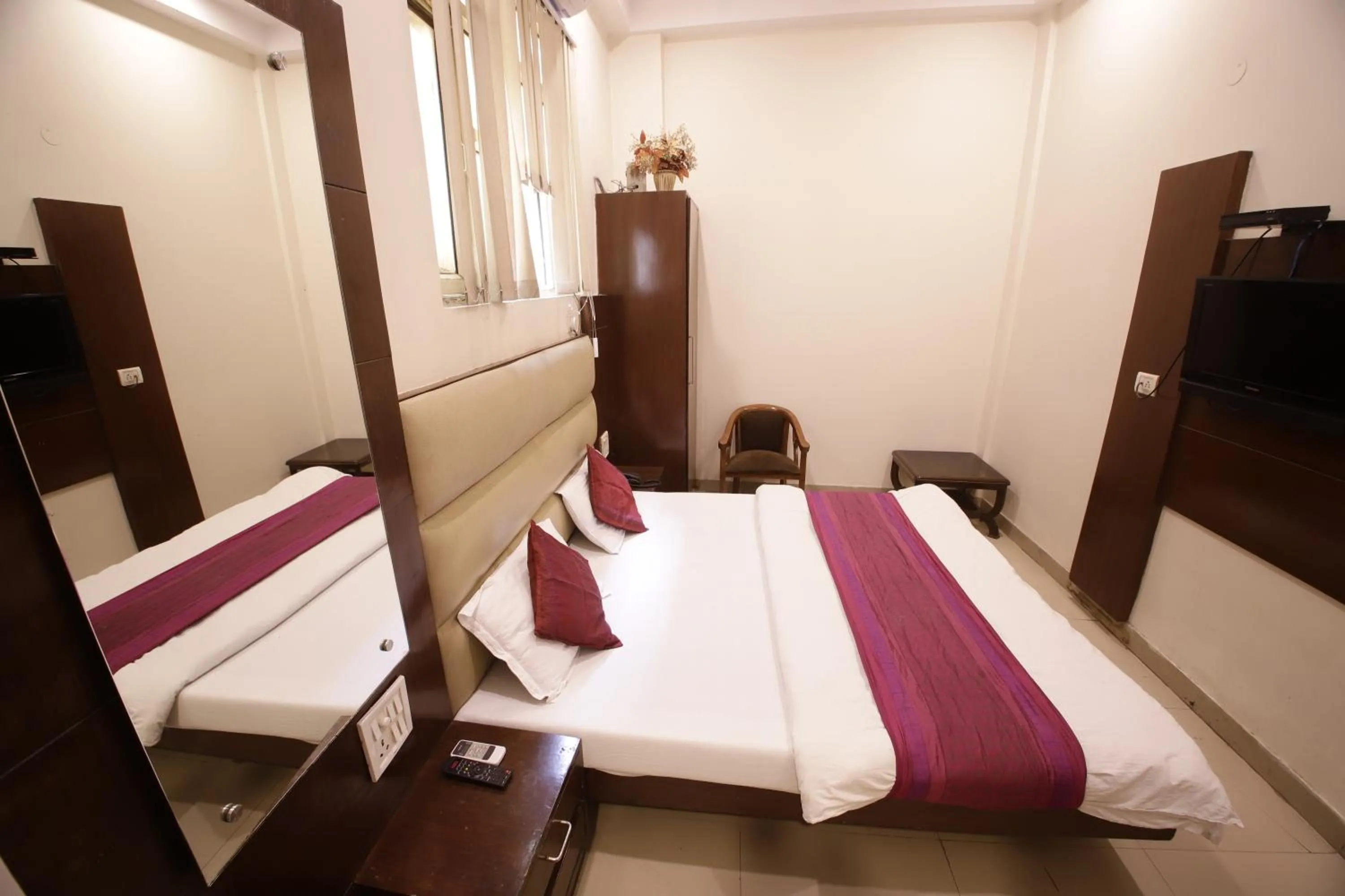 Photo of the whole room, Bed in Hotel Golden Wings