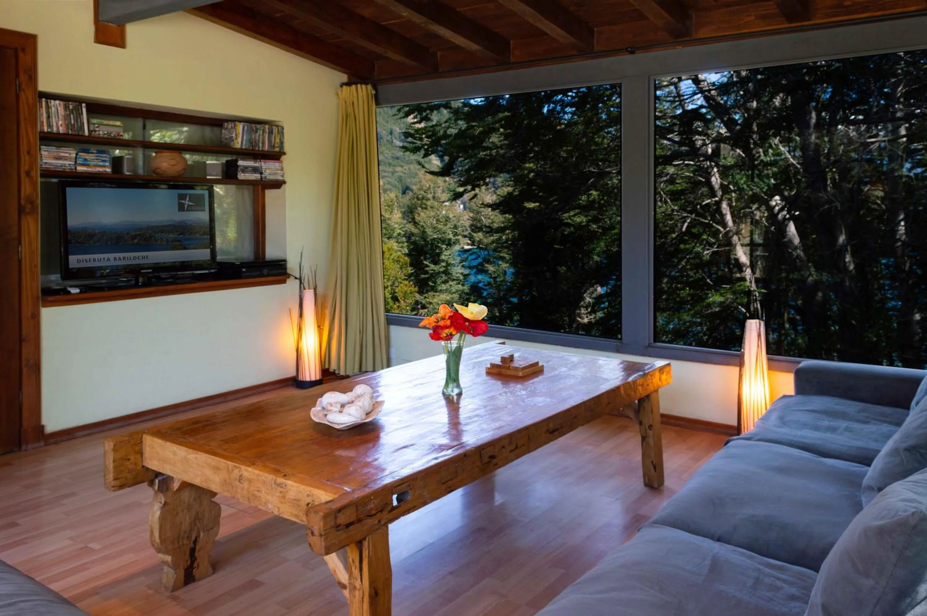 Communal lounge/ TV room in Aldebaran Hotel & Spa