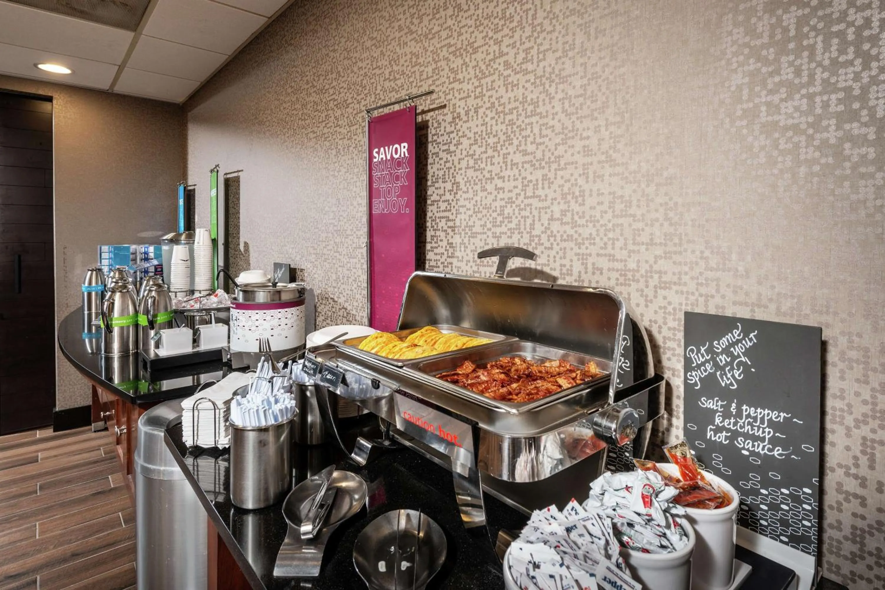 Restaurant/places to eat in Hampton Inn Fall River/Westport