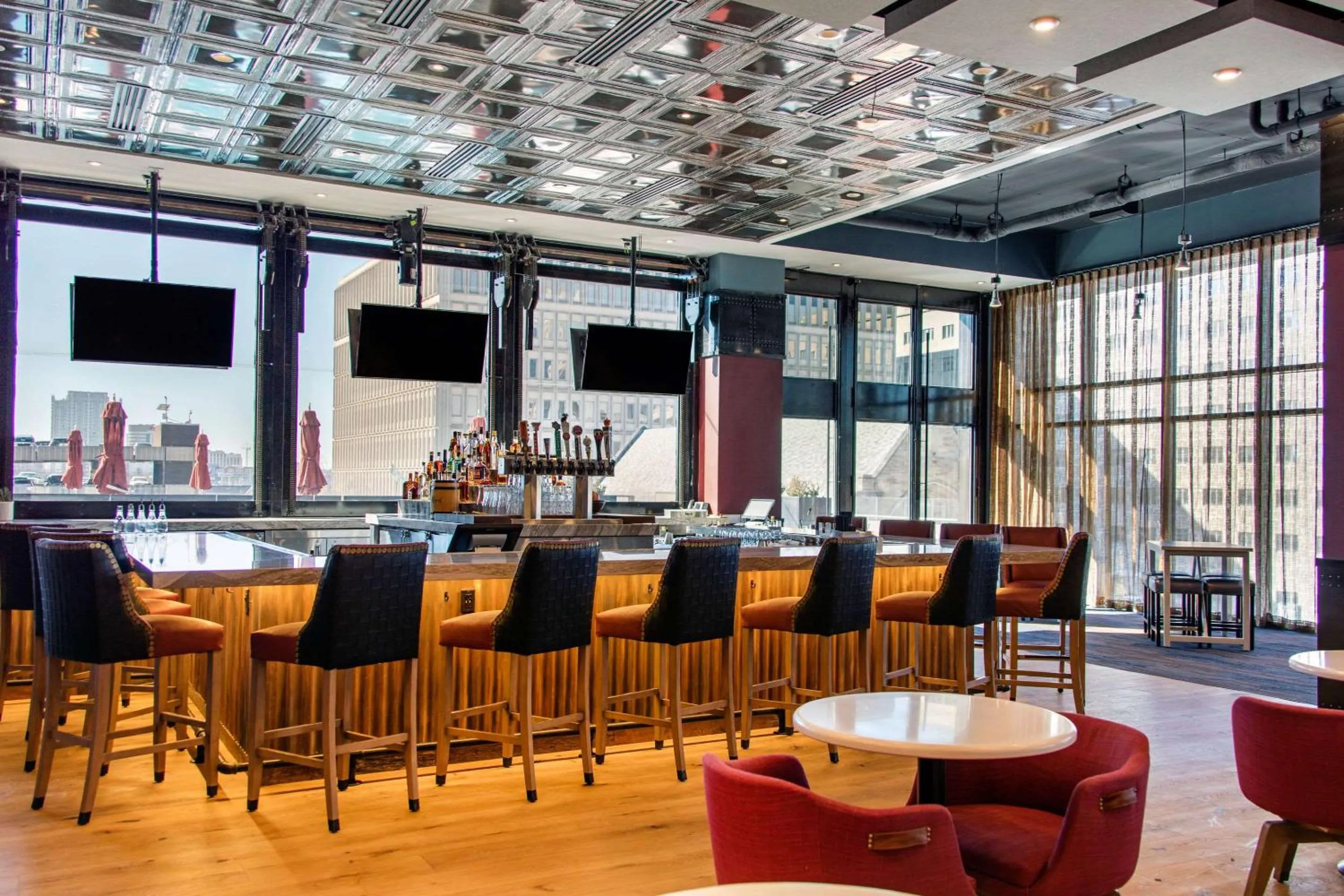 Restaurant/places to eat in Cambria Hotel Nashville Downtown