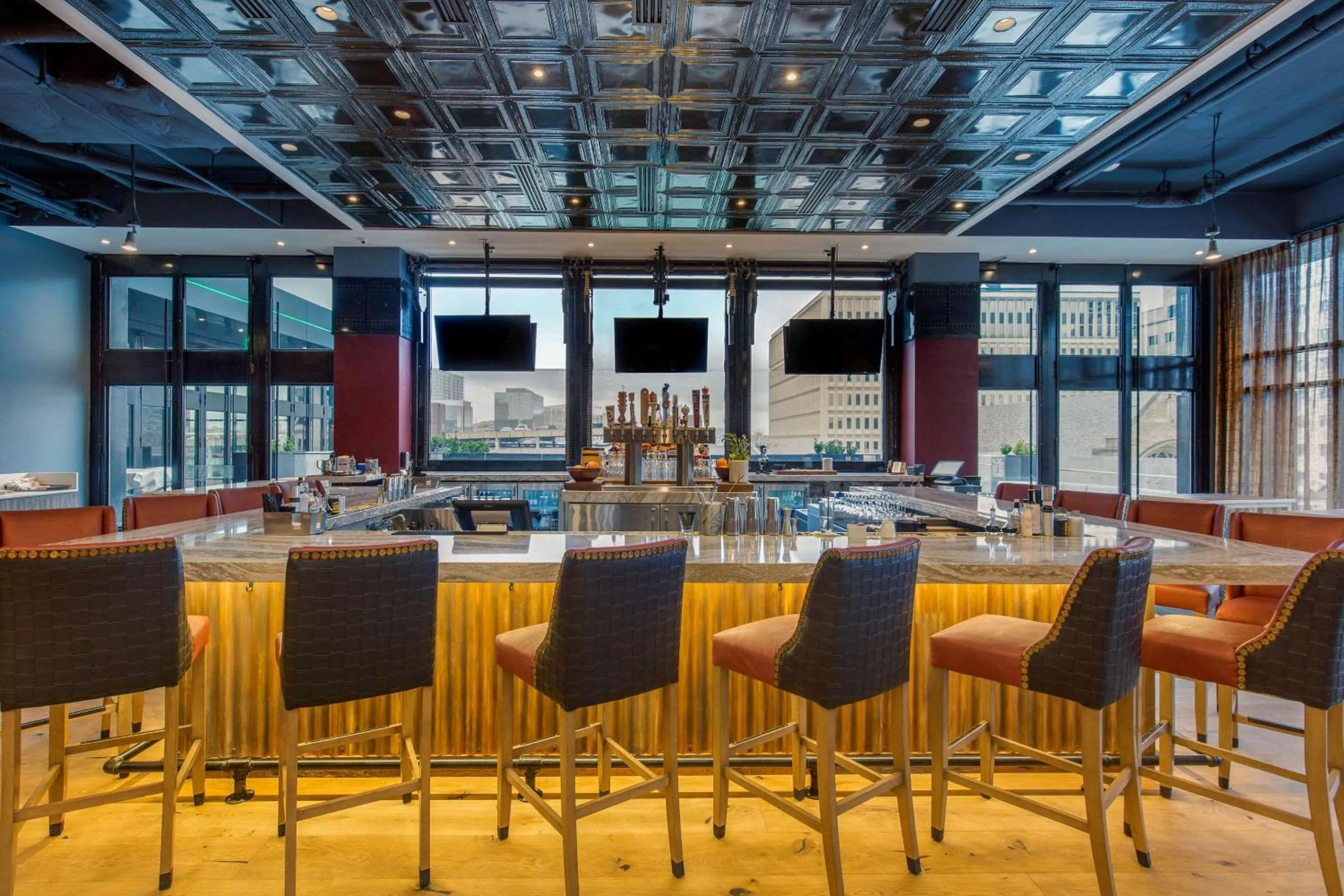 Restaurant/places to eat in Cambria Hotel Nashville Downtown