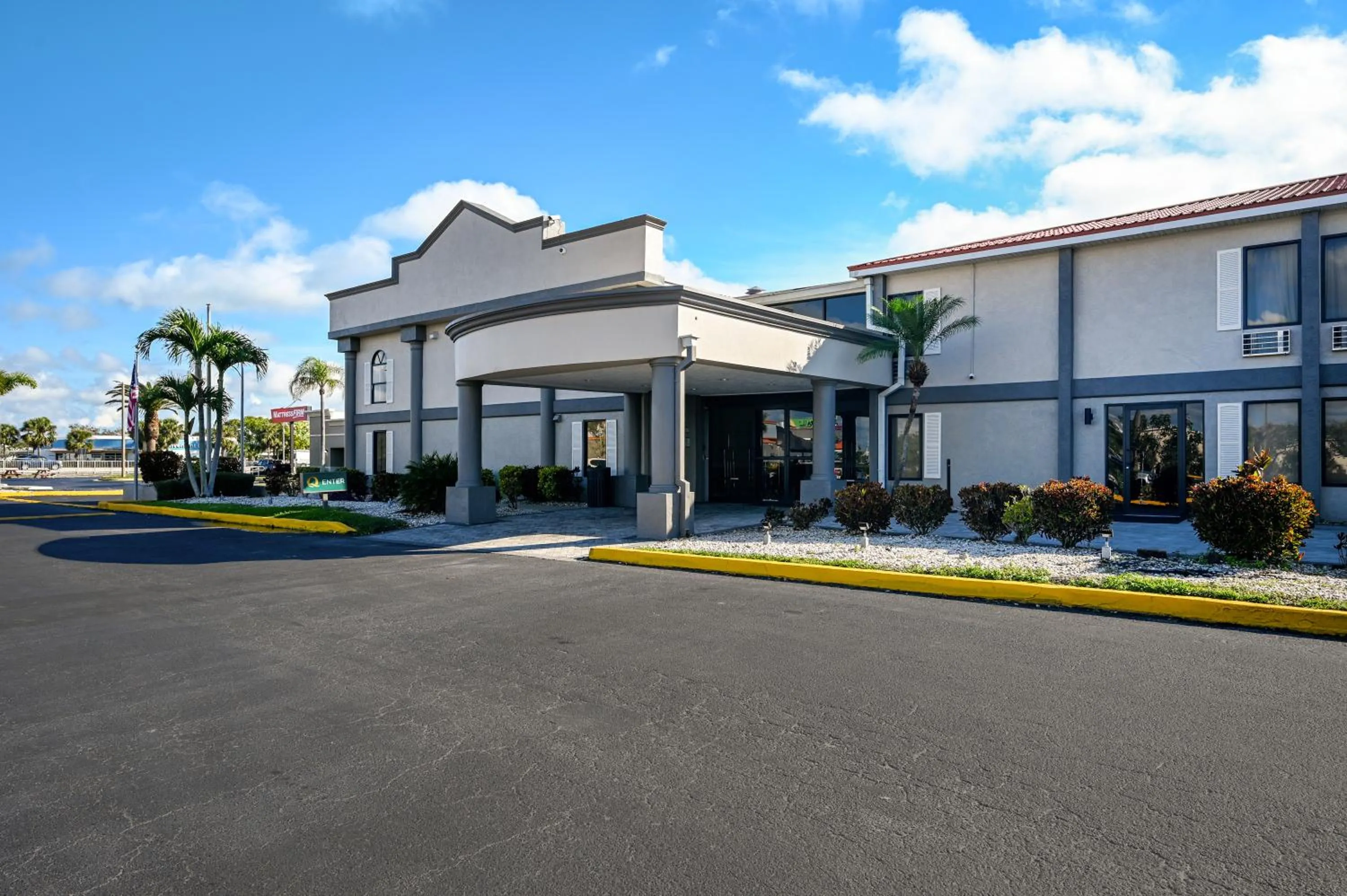 Property building in Quality Inn Fort Myers Cape Coral