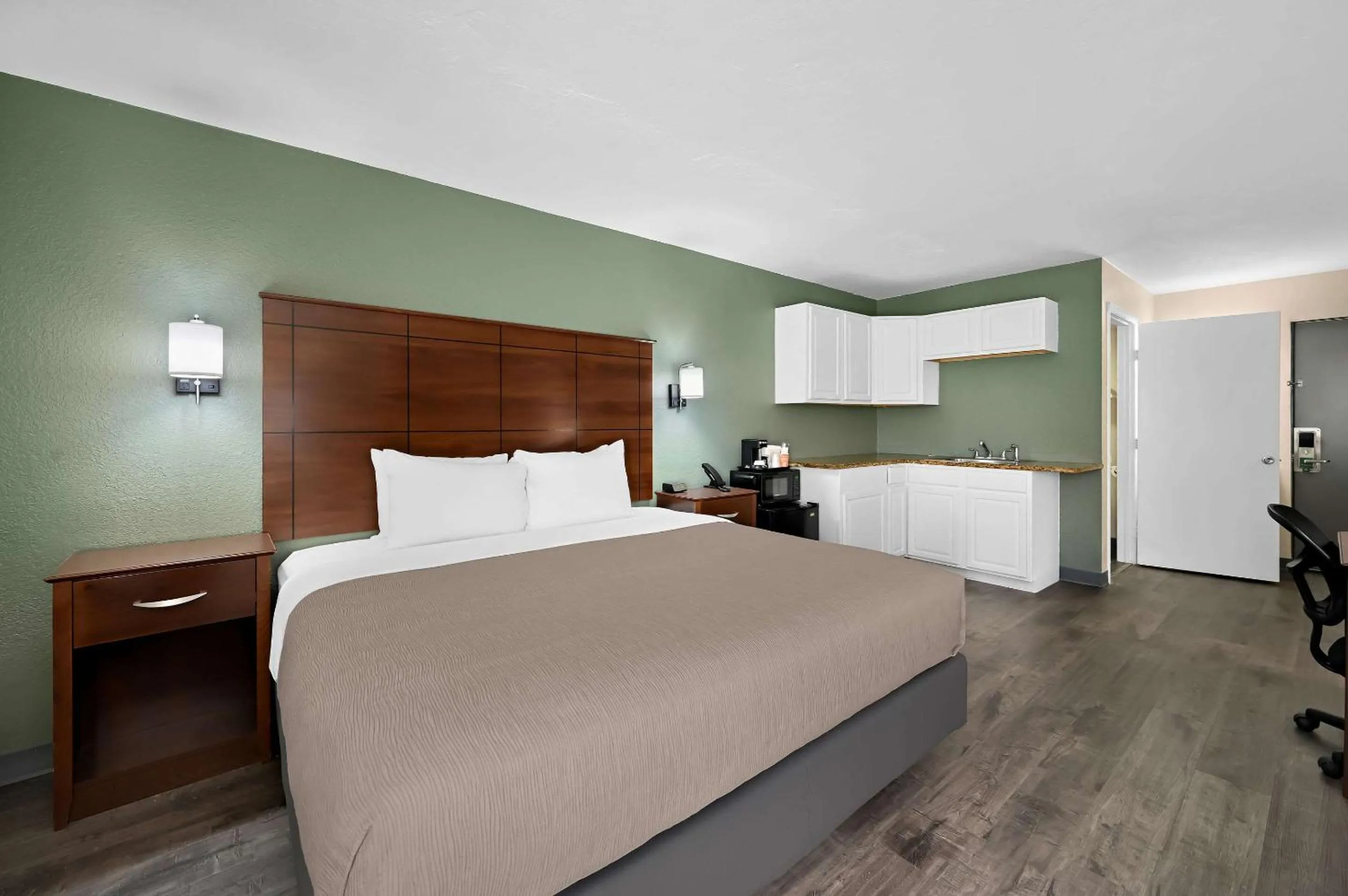 Bedroom, Bed in Quality Inn Fort Myers Cape Coral