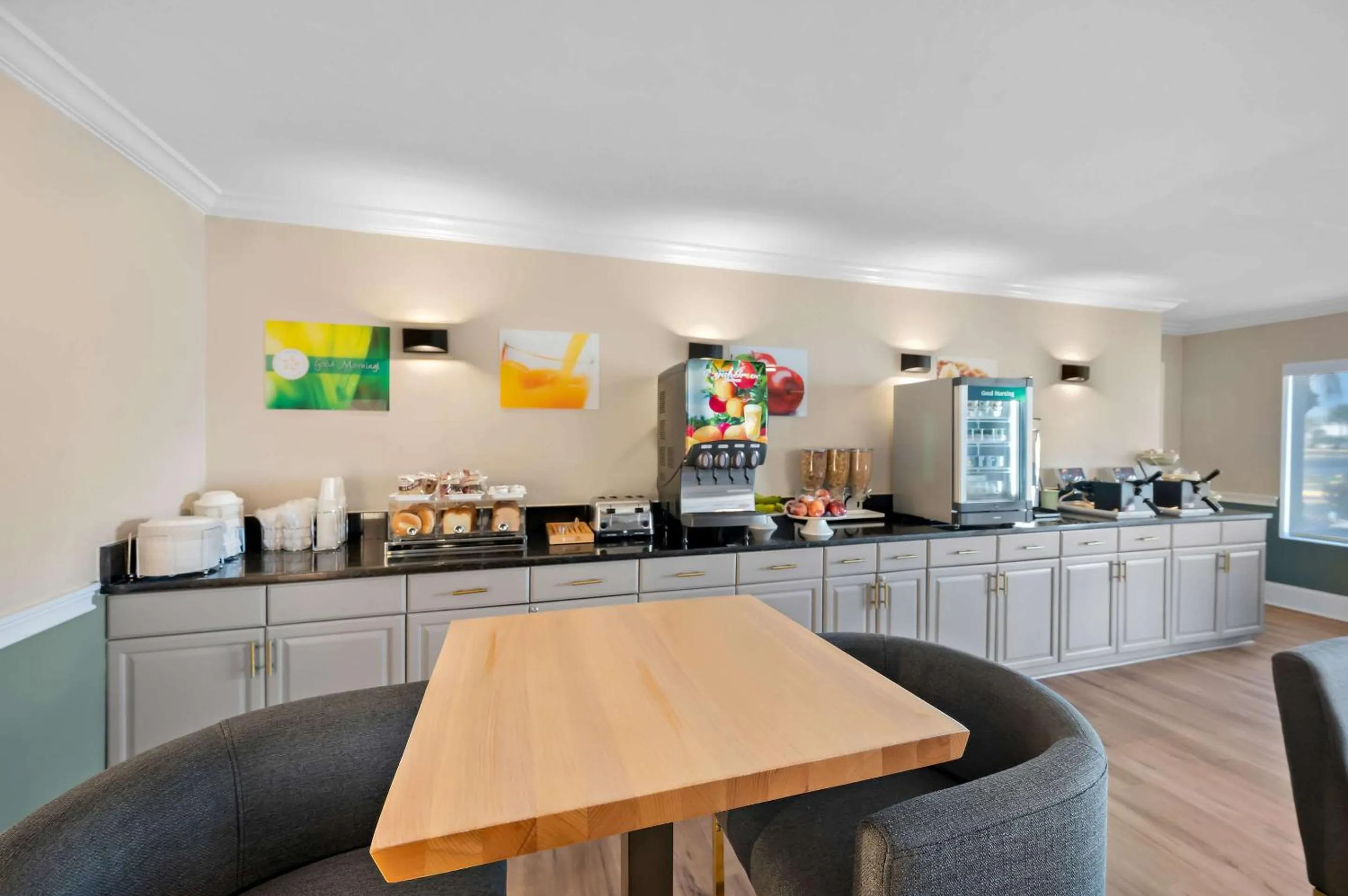 Breakfast in Quality Inn Fort Myers Cape Coral