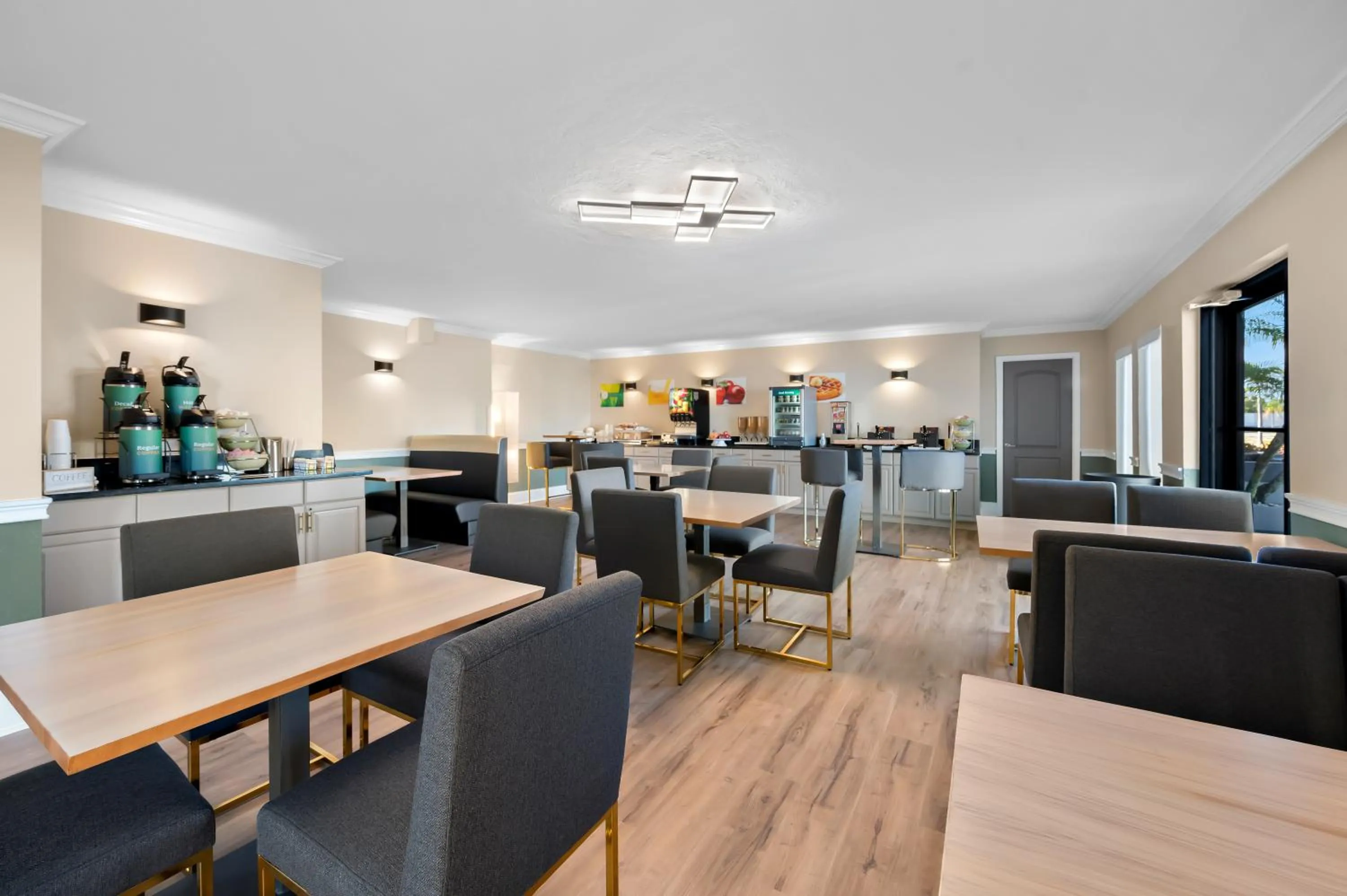 Breakfast in Quality Inn Fort Myers Cape Coral