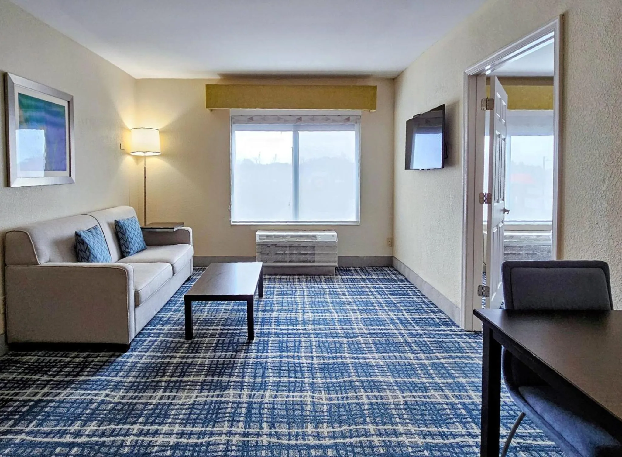 Photo of the whole room, Bed in Holiday Inn - Belcamp - Aberdeen Area by IHG