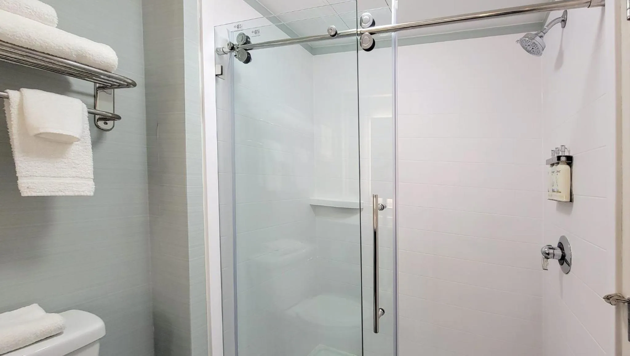 Bathroom in Holiday Inn - Belcamp - Aberdeen Area by IHG