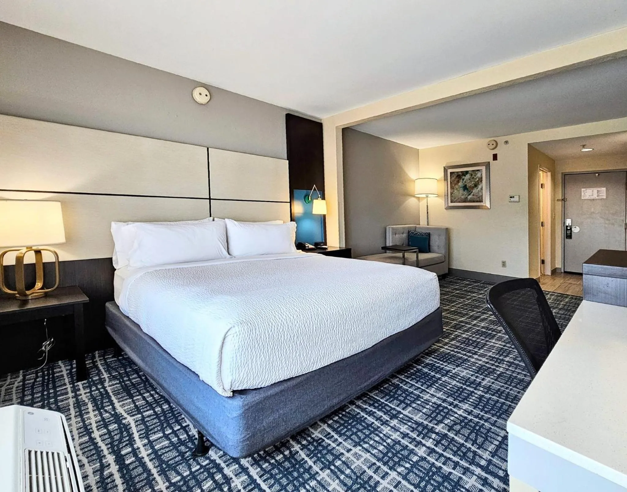 Photo of the whole room, Bed in Holiday Inn - Belcamp - Aberdeen Area by IHG