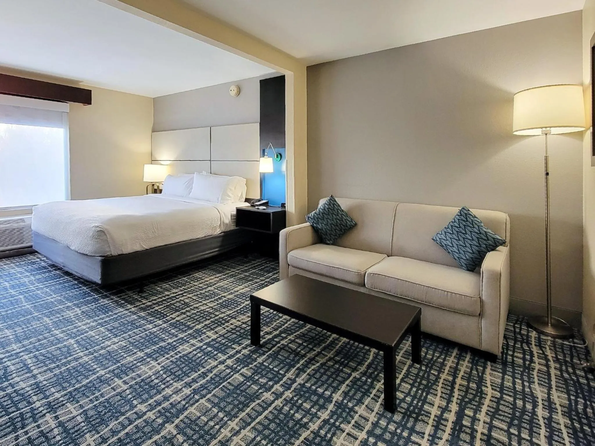 Photo of the whole room, Bed in Holiday Inn - Belcamp - Aberdeen Area by IHG