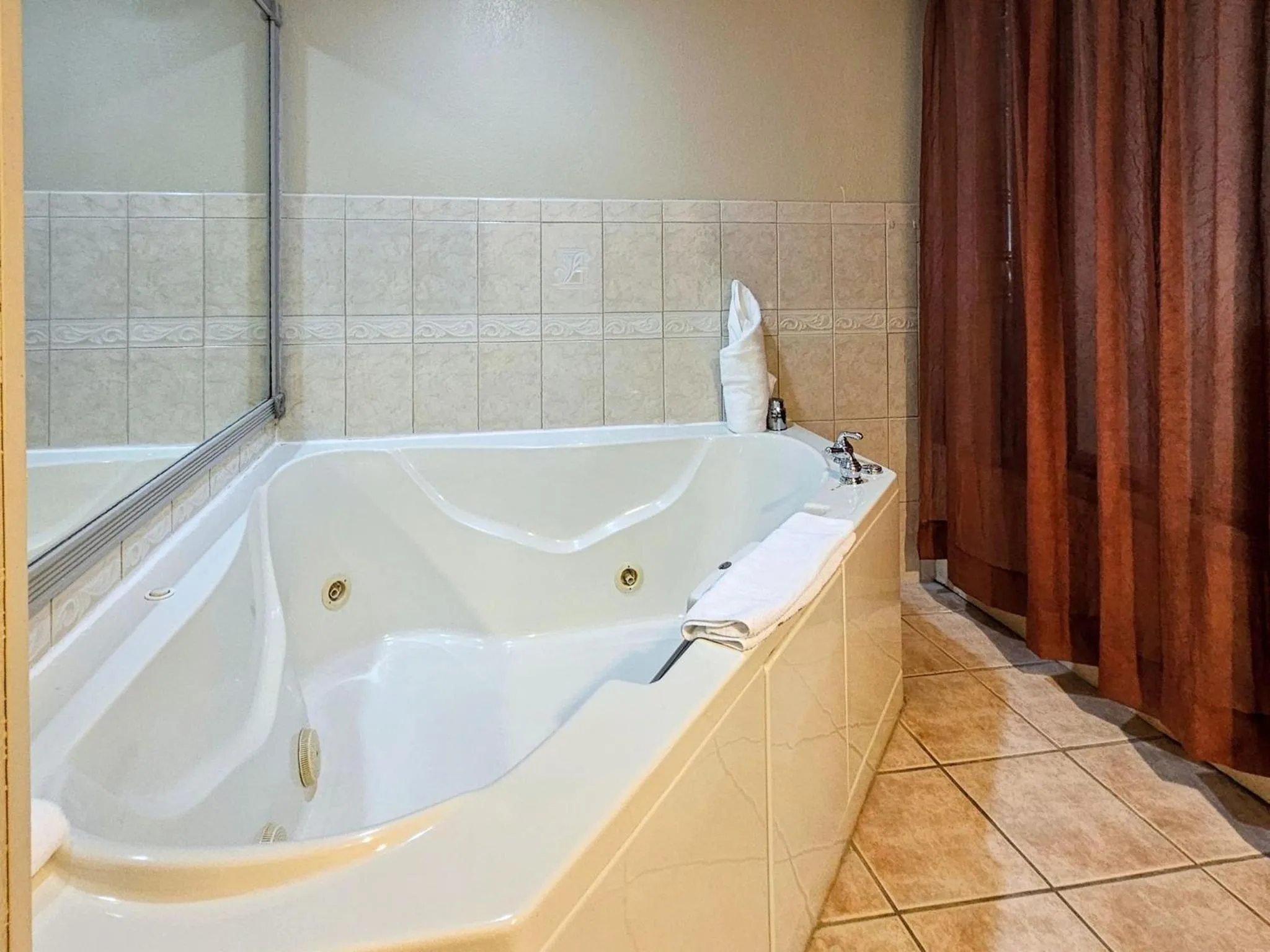 Photo of the whole room in Holiday Inn - Belcamp - Aberdeen Area by IHG