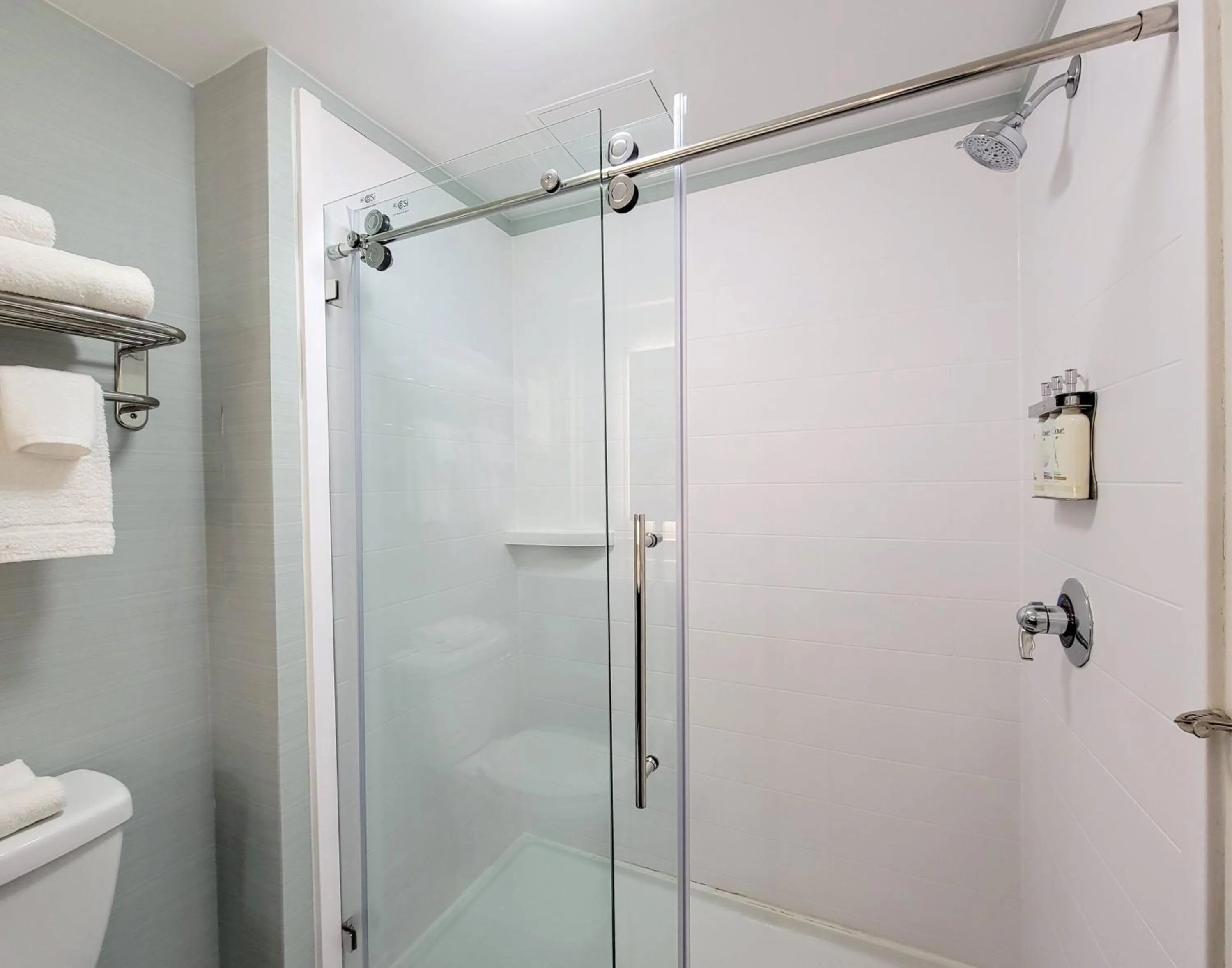 Shower in Holiday Inn - Belcamp - Aberdeen Area by IHG