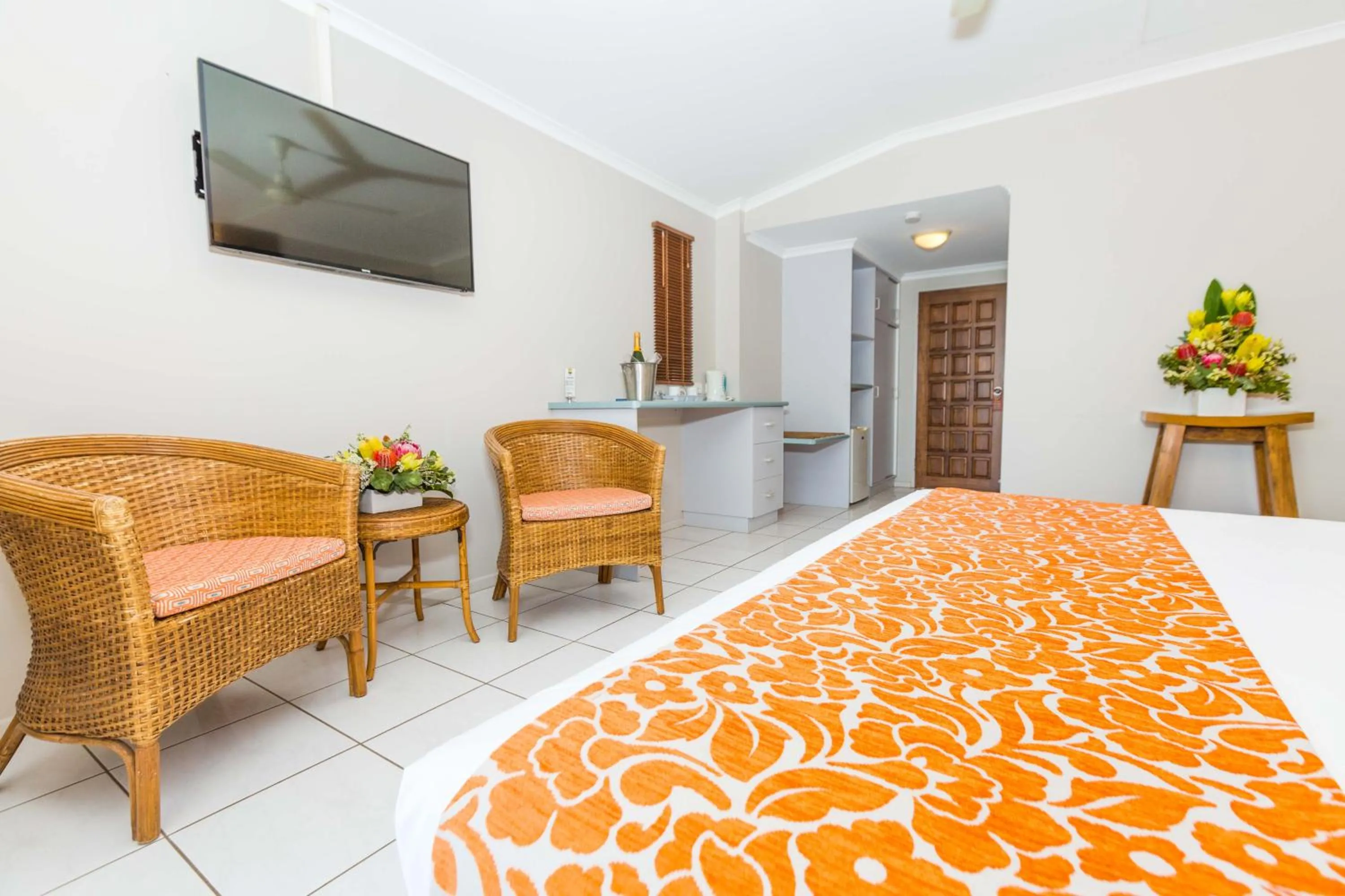 Bed in Turtle Cove Beach Resort - Adults Only LGBTQIA & Allies